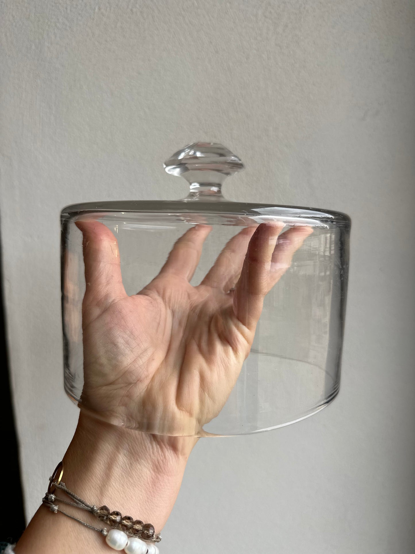 Cloche à fromages ou gâteaux en cristal De Raymonde à Zoé