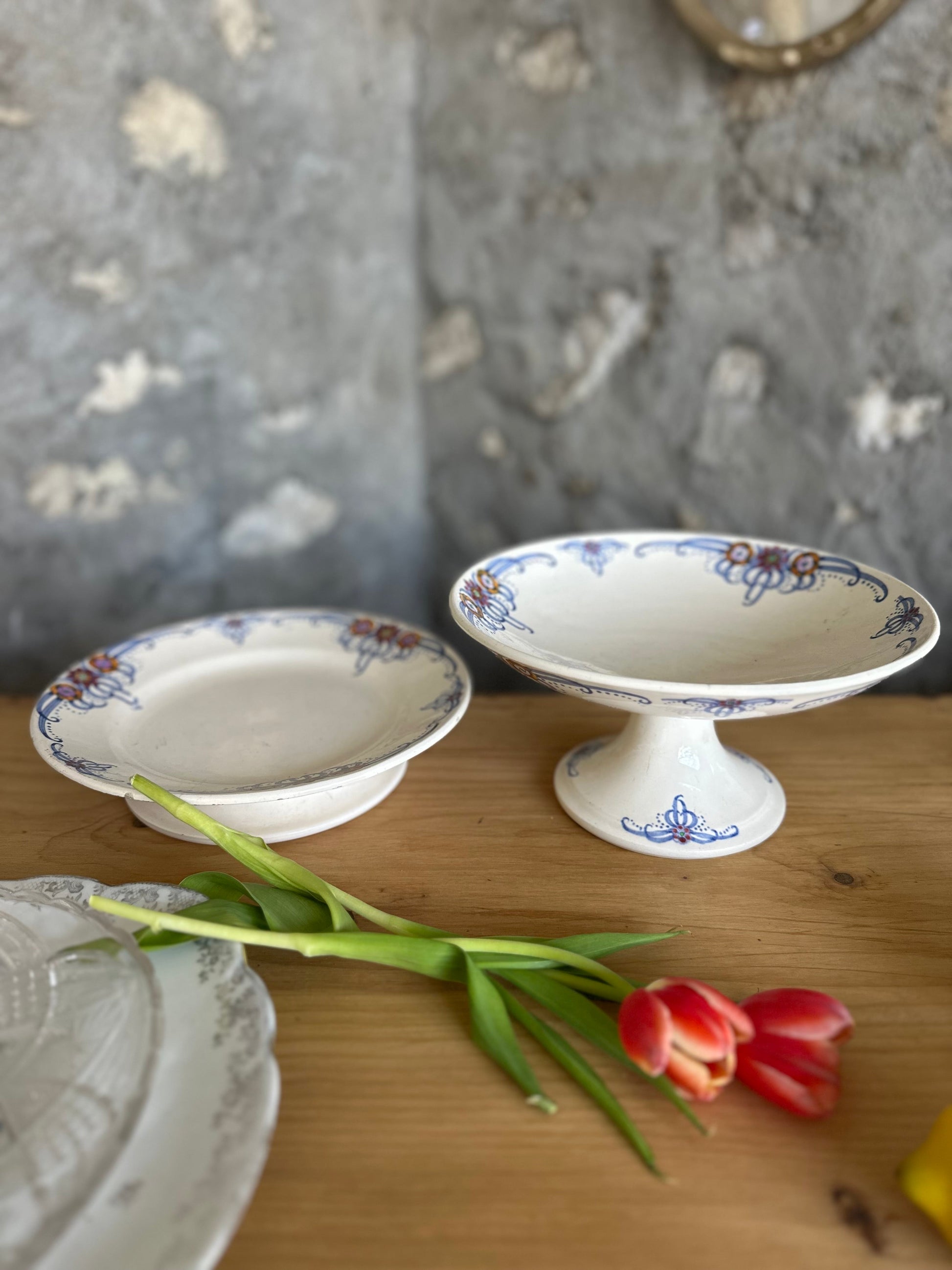 Compotier bleu fleuri en faience de Longchamp De Raymonde à Zoé