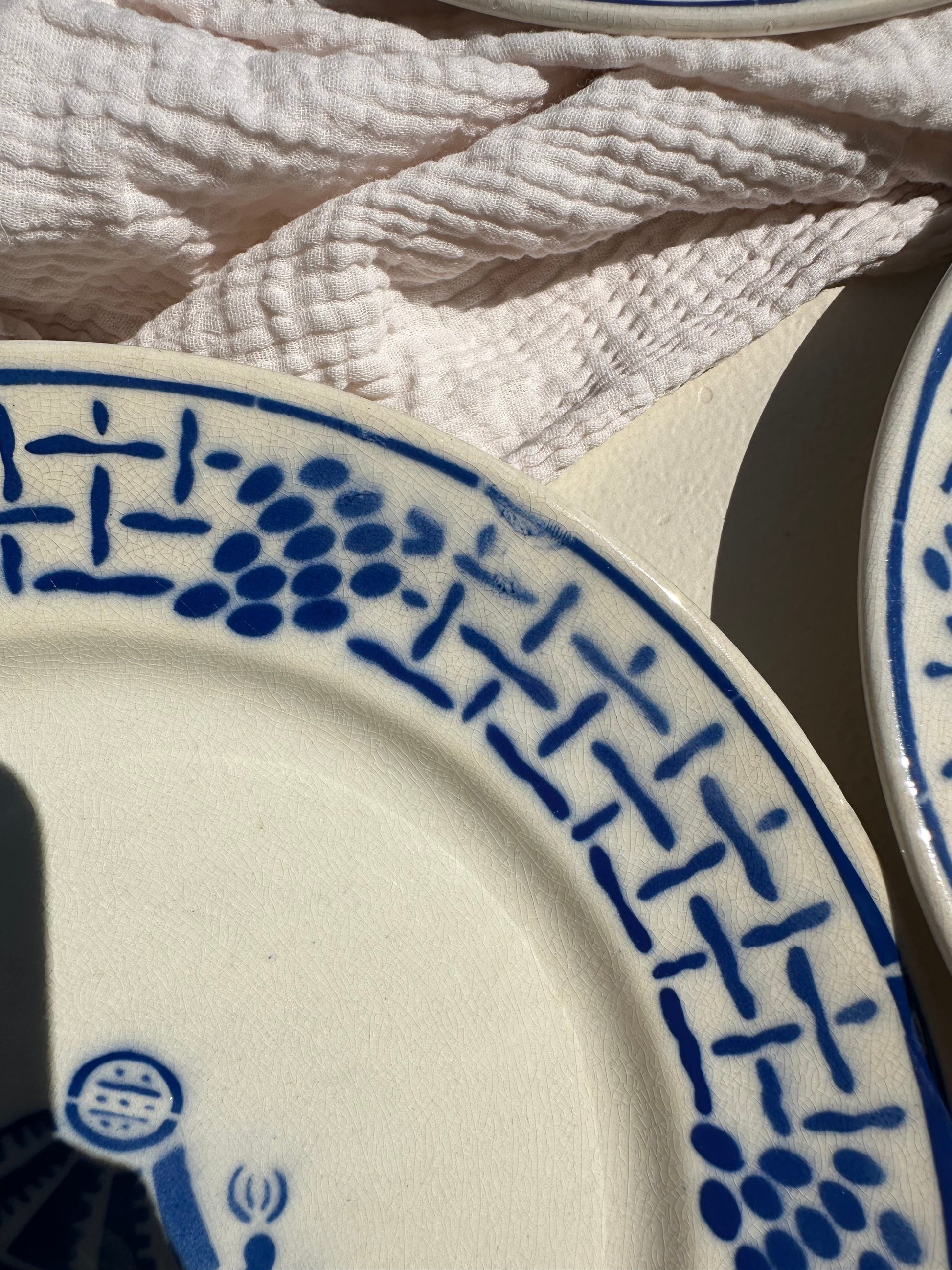 Ensemble de 10 assiettes plates Badonviller De Raymonde à Zoé