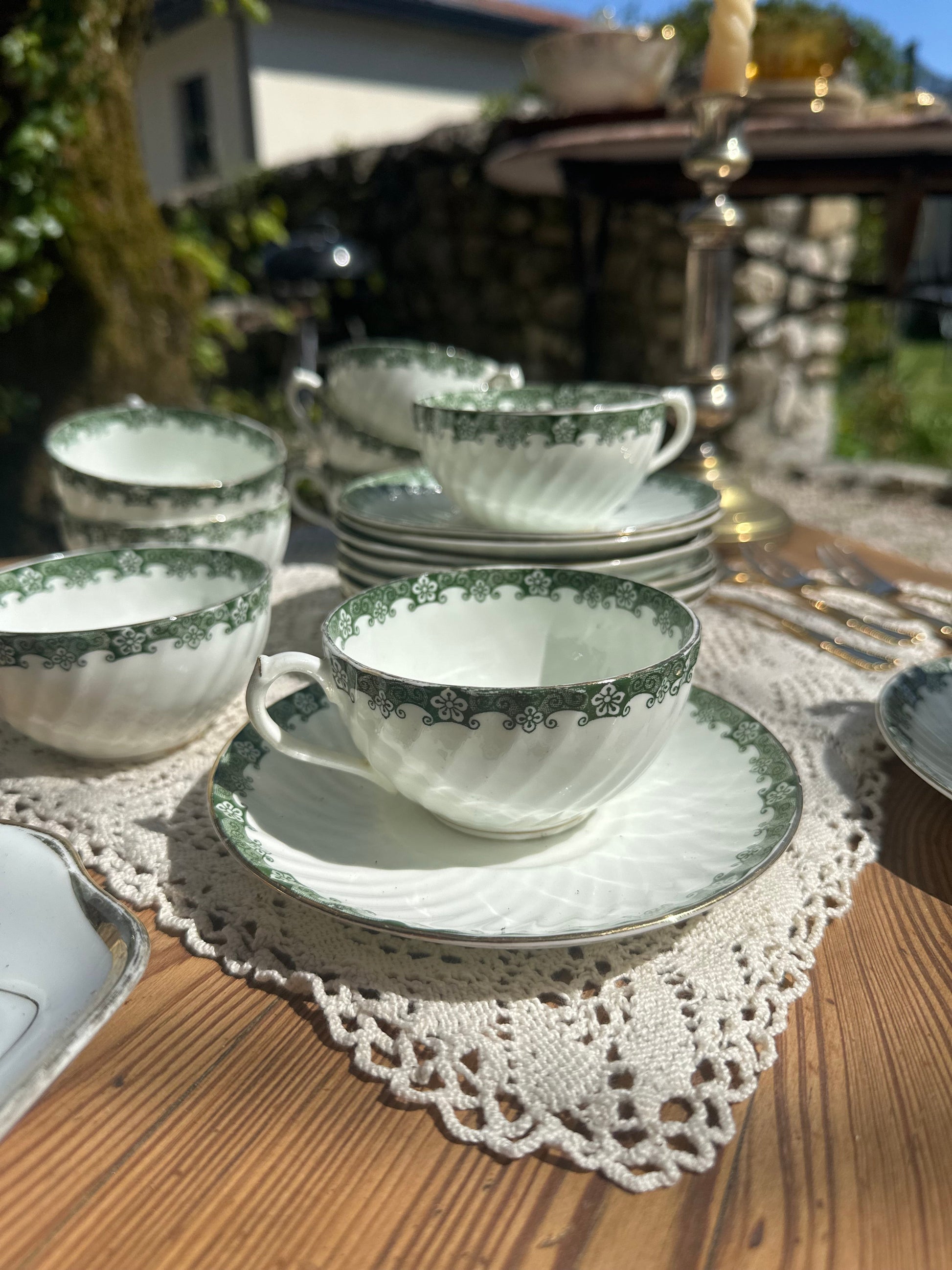 Tasse et soucoupe assortie en porcelaine anglaise De Raymonde à Zoé