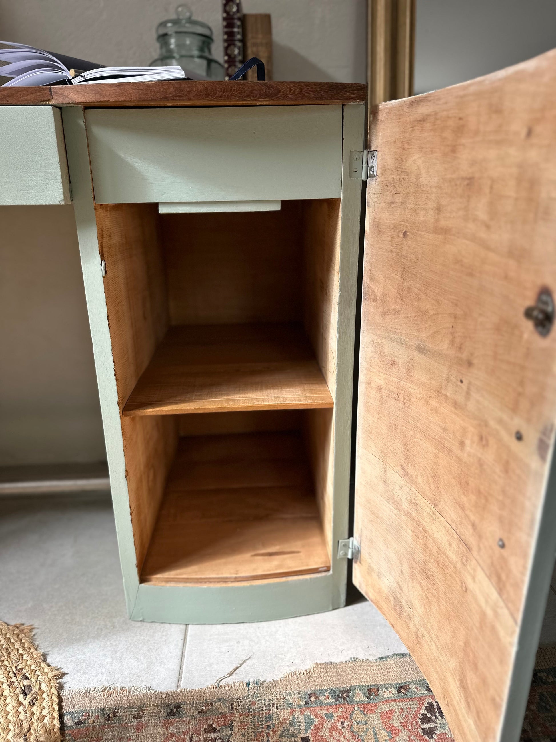 Bureau vintage relooké De Raymonde à Zoé