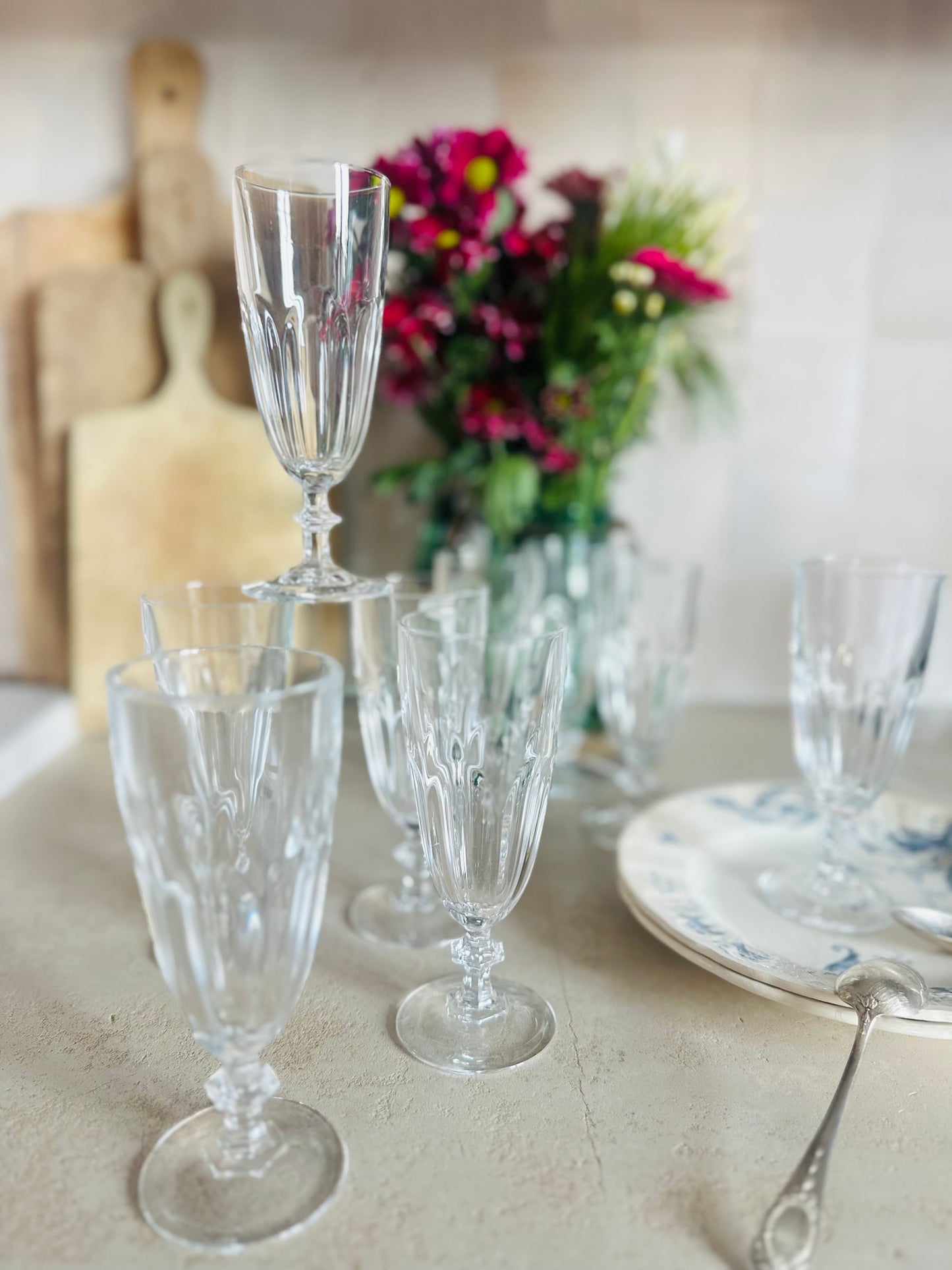 9 flûtes à champagne en cristal d’arques