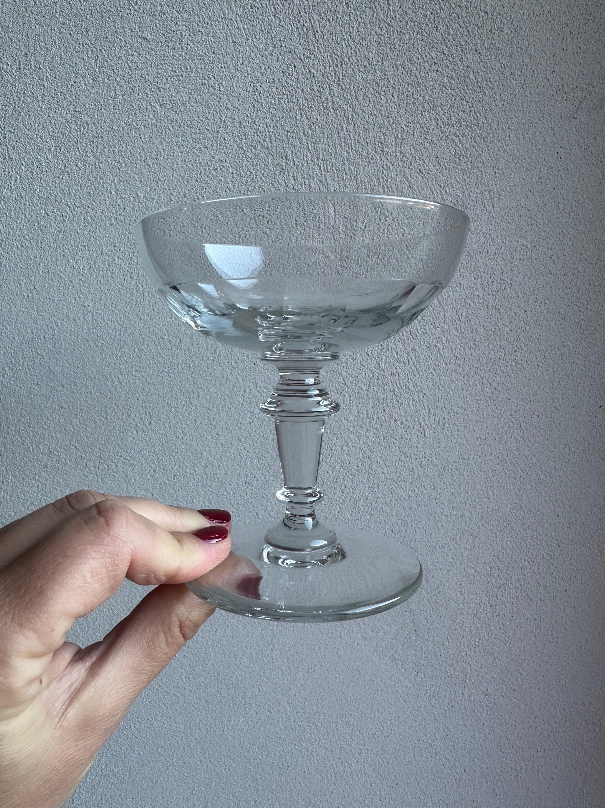 5 coupes à champagne ancienne en cristal De Raymonde à Zoé