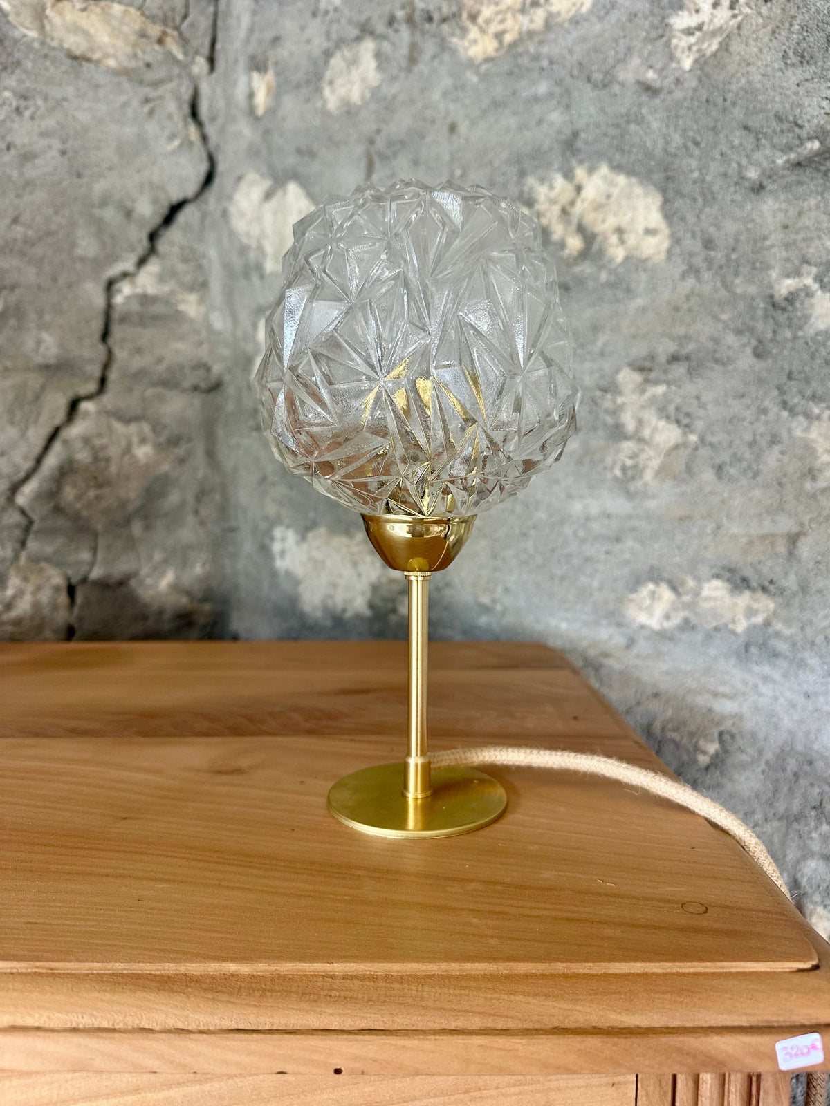Lampe sur pied, globe chiné et cordon en tissu De Raymonde à Zoé