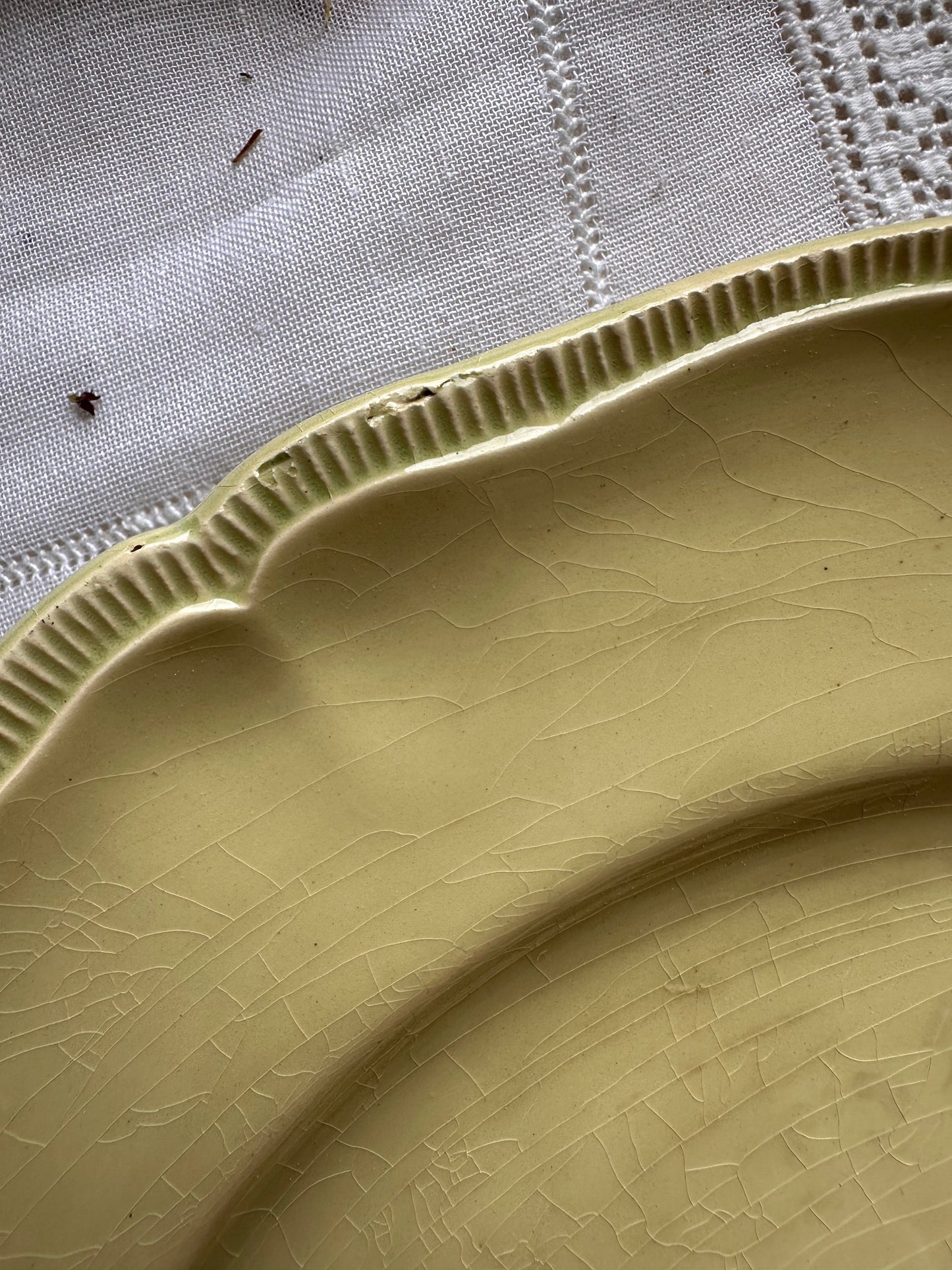 Plat à tarte en faience vintage Longchamp De Raymonde à Zoé