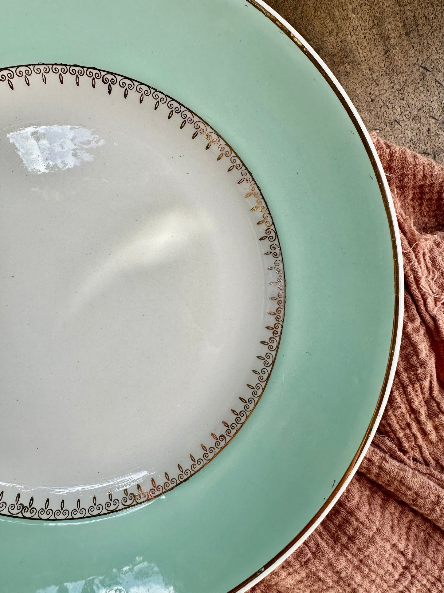 Plat rond en faïence de Luneville De Raymonde à Zoé