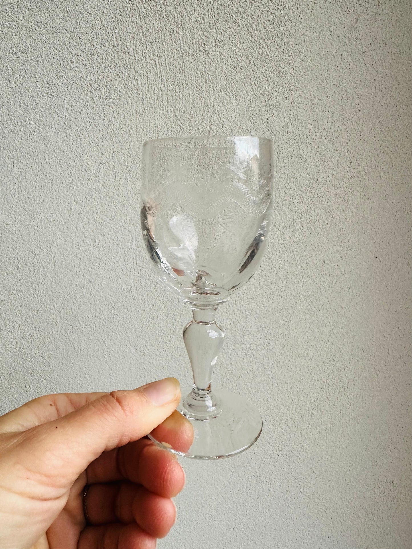 Ensemble de 4 verres à liqueur en verre gravé De Raymonde à Zoé
