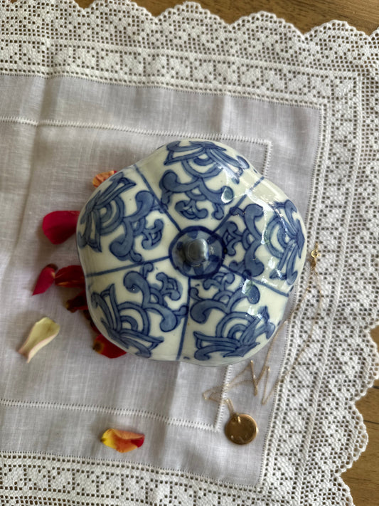 Boite à bijoux en porcelaine chinoise De Raymonde à Zoé