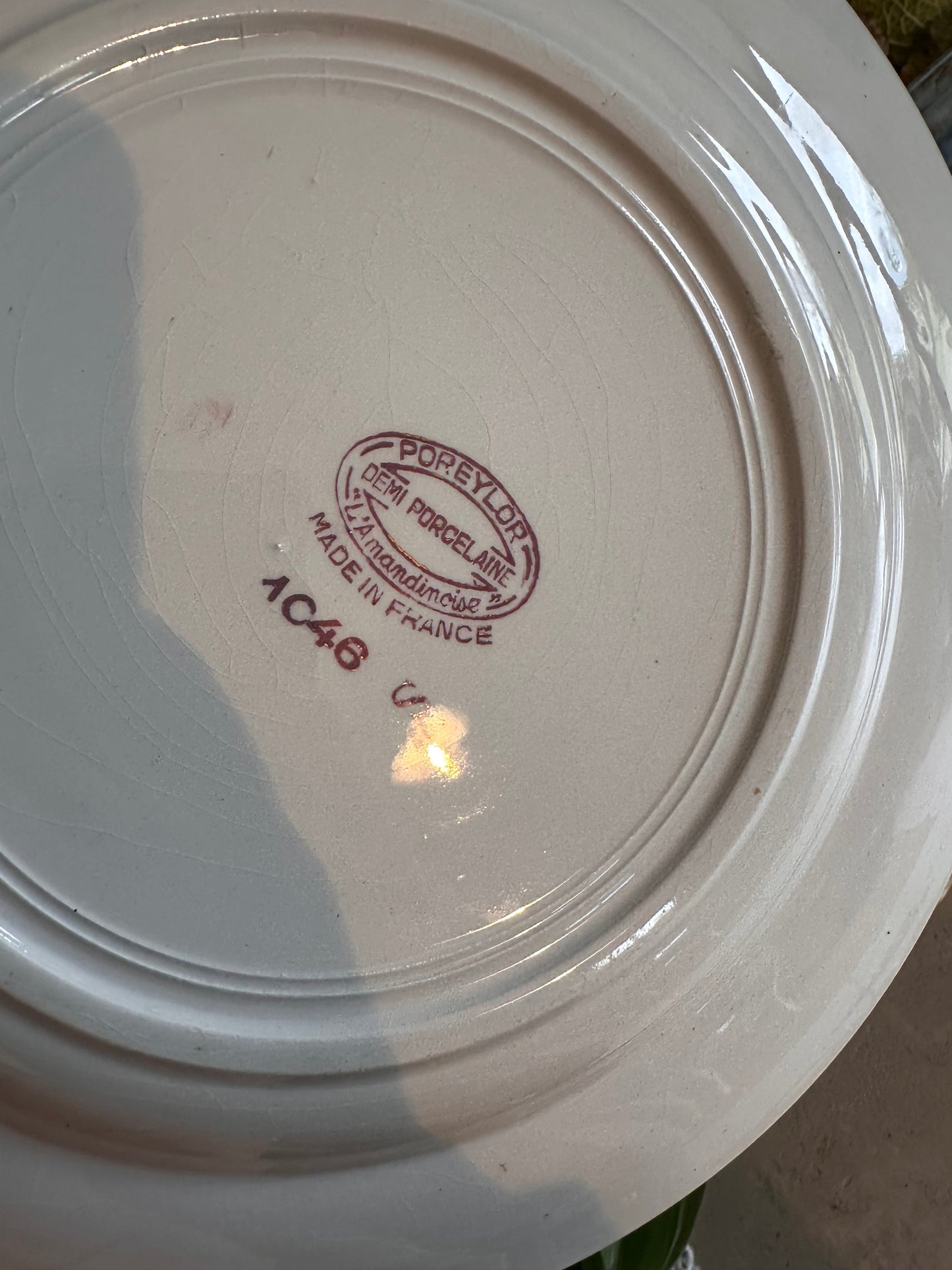 1 grande assiette de présentation en faïence De Raymonde à Zoé