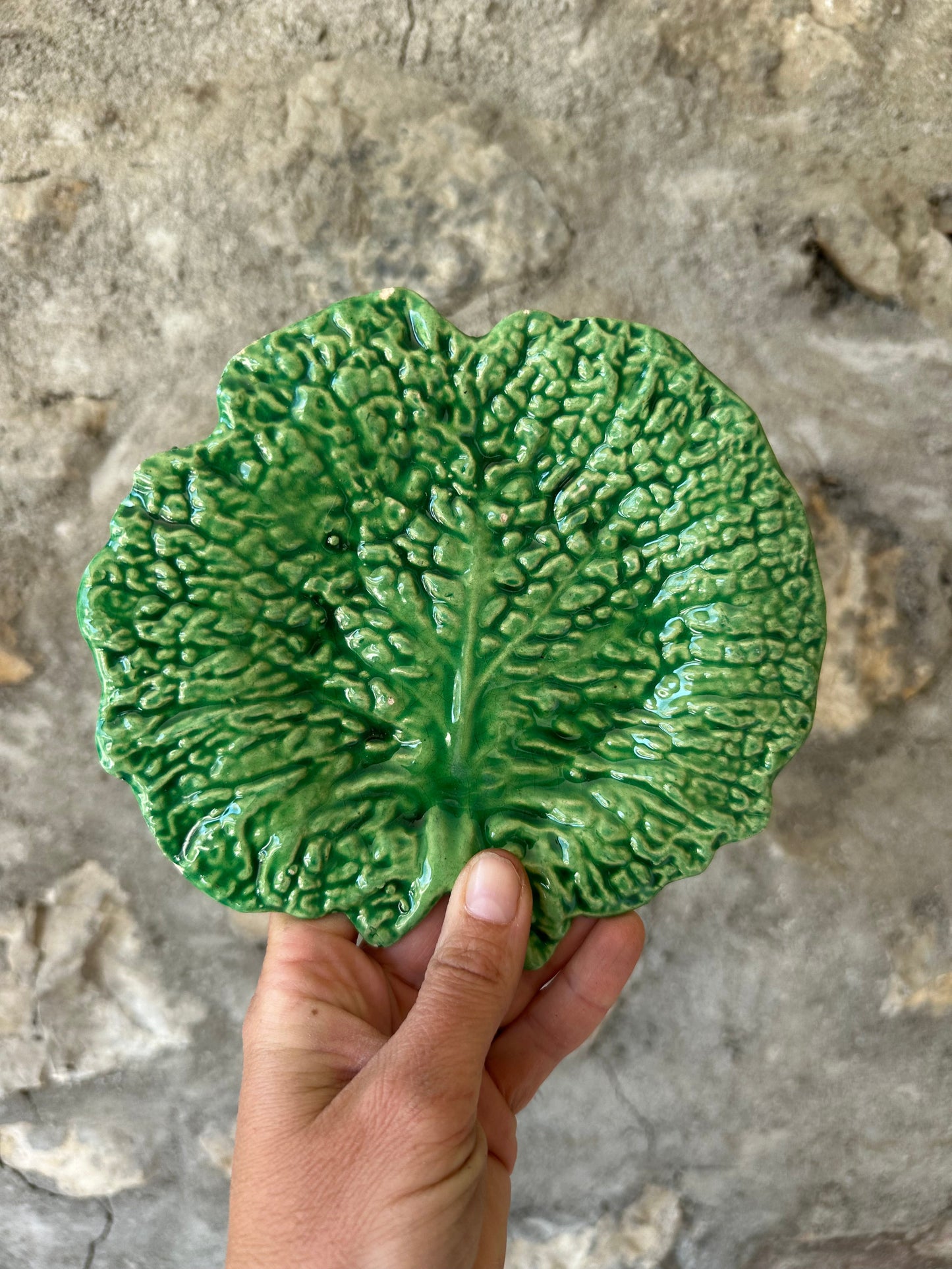 Ensemble de 2 assiettes en barbotine verte De Raymonde à Zoé