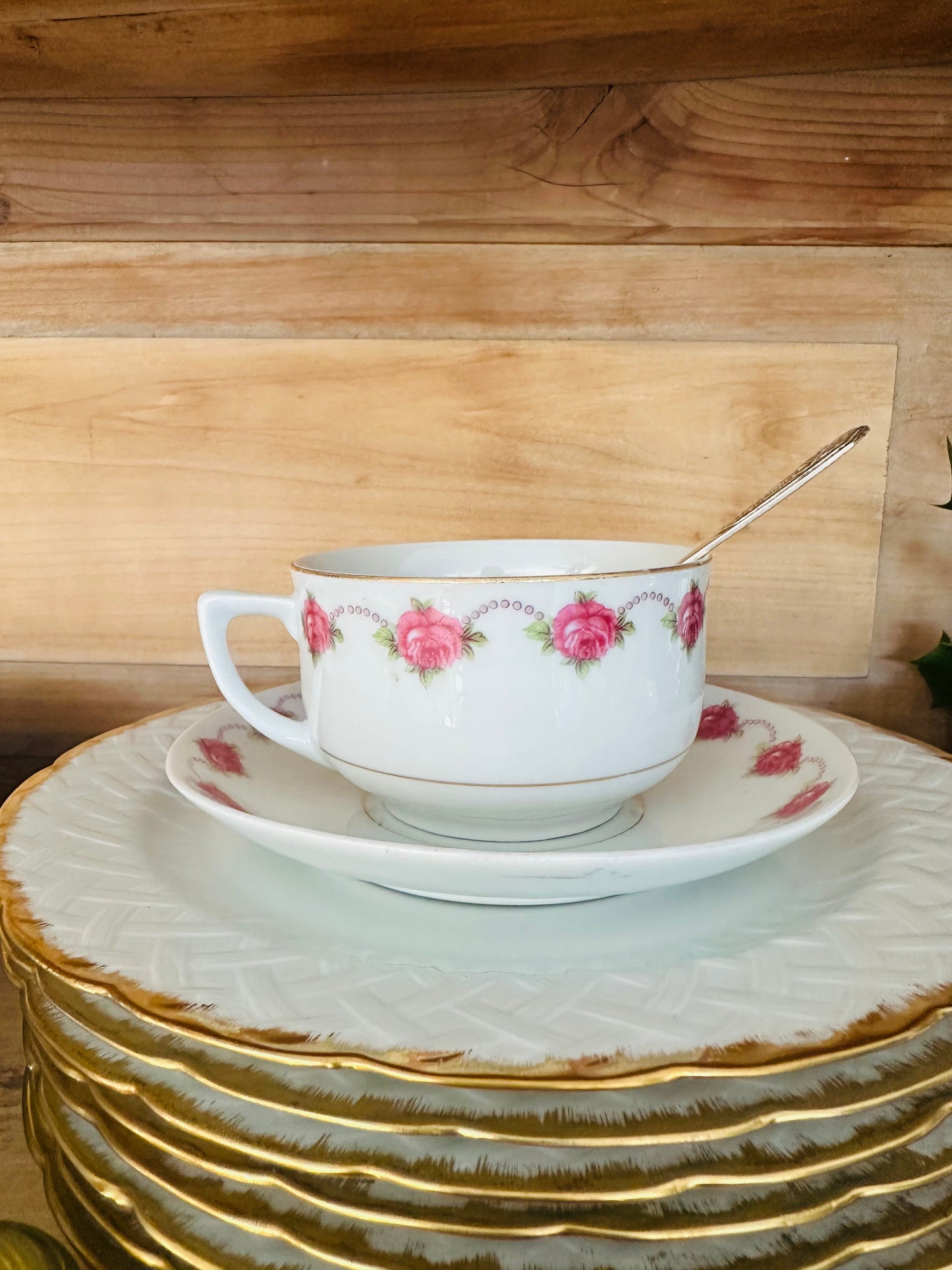 Ensemble de 2 tasses et 2 soucoupes assorties en porcelaine De Raymonde à Zoé