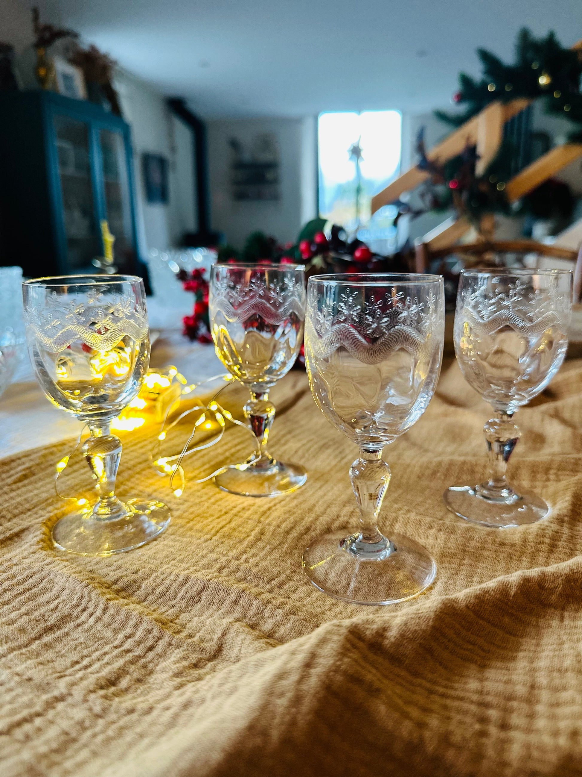 Ensemble de 4 verres à liqueur en verre gravé De Raymonde à Zoé