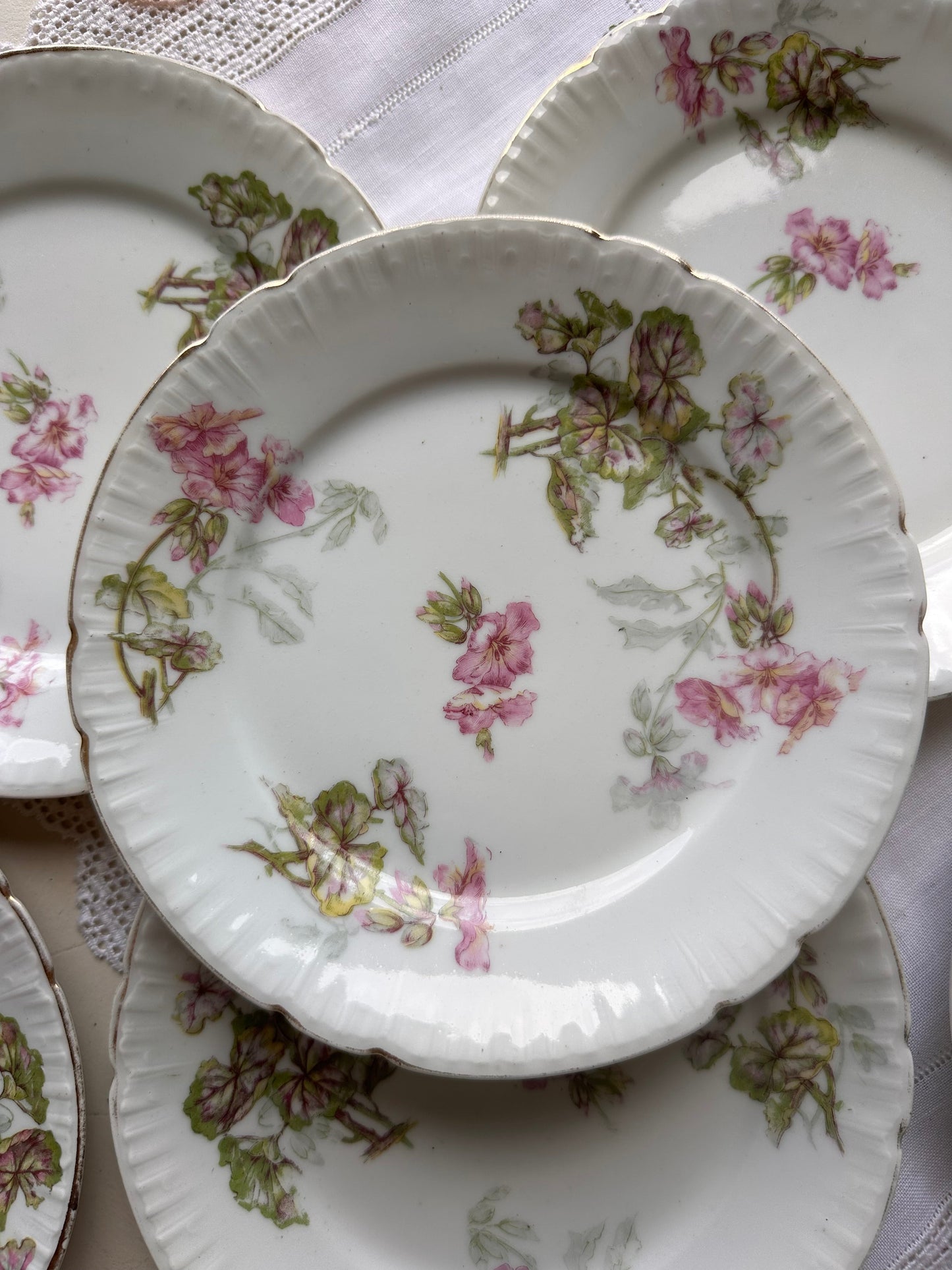 6 assiettes à dessert en porcelaine De Raymonde à Zoé
