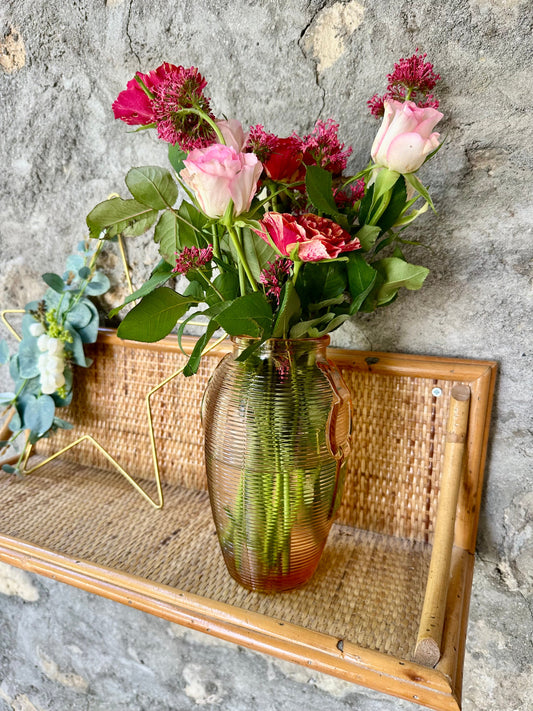 Vase vinrage rose en verre De Raymonde à Zoé