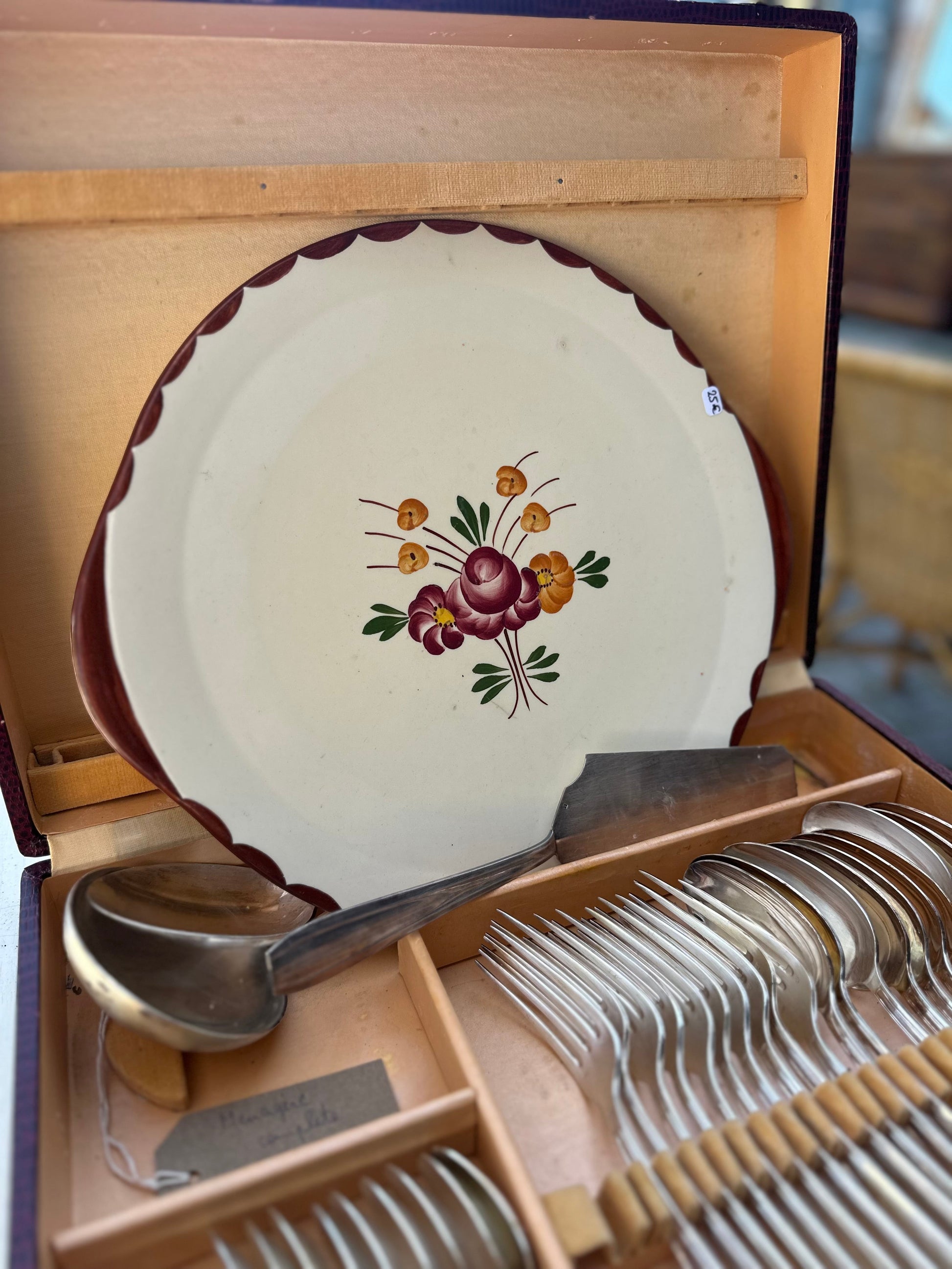 Plat à tarte Longchamp modèle Agen De Raymonde à Zoé