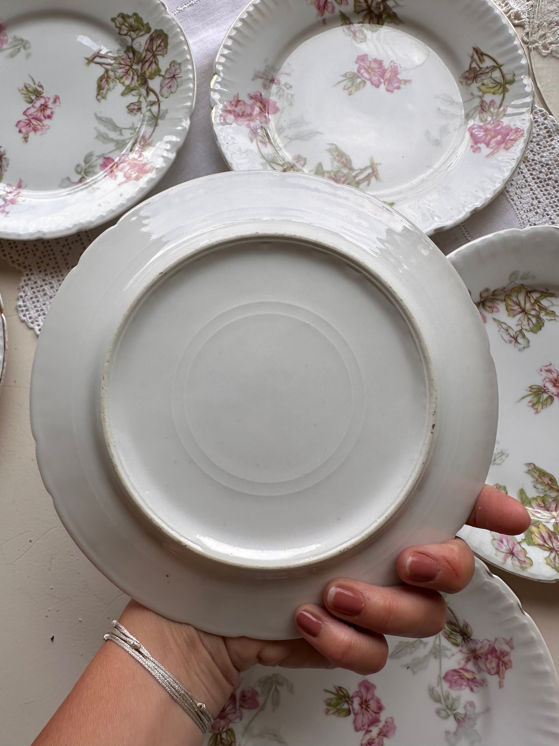 6 assiettes à dessert en porcelaine De Raymonde à Zoé