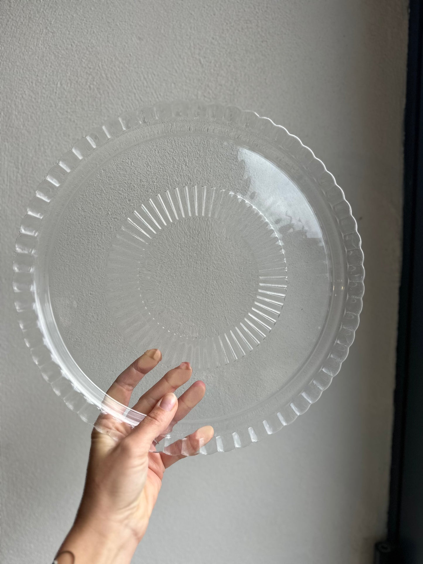 Plat à tarte ou à fromages avec son couvercle De Raymonde à Zoé