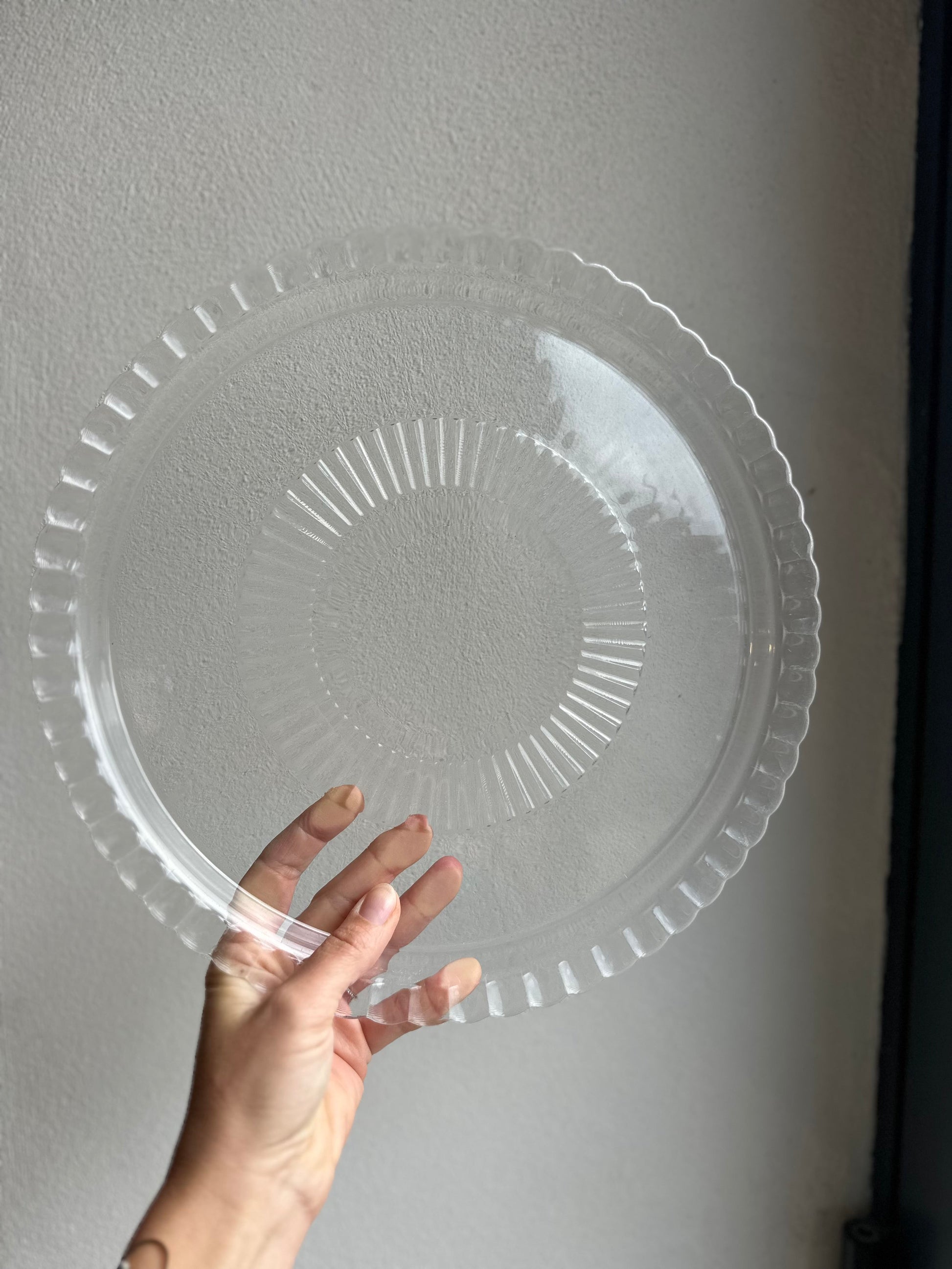 Plat à tarte ou à fromages avec son couvercle De Raymonde à Zoé