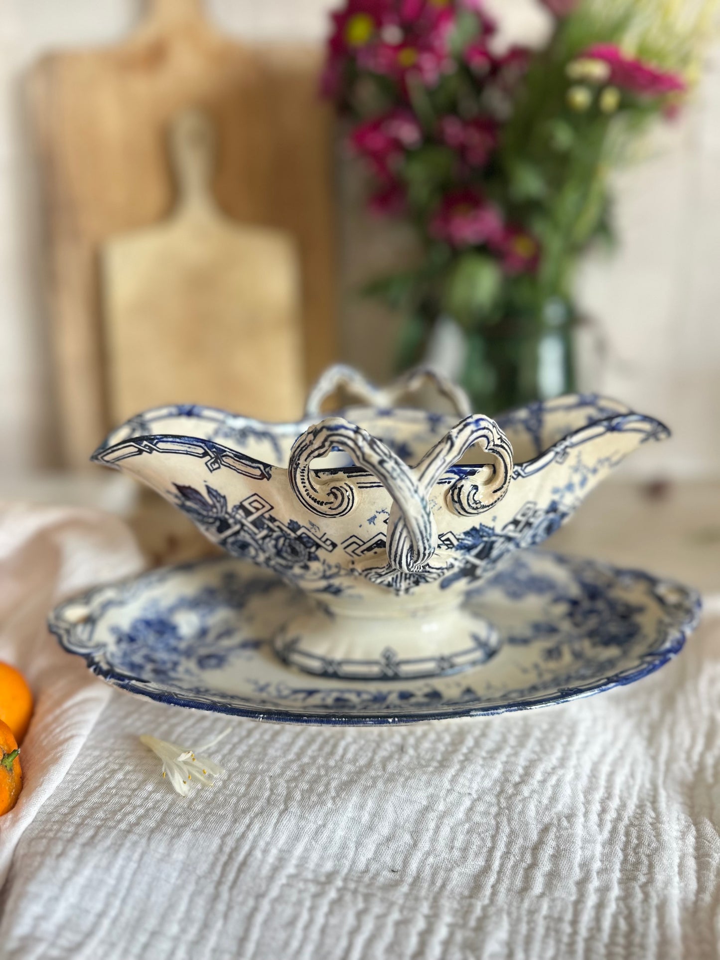 Saucière ancienne 19e siècle Creil & Montereau