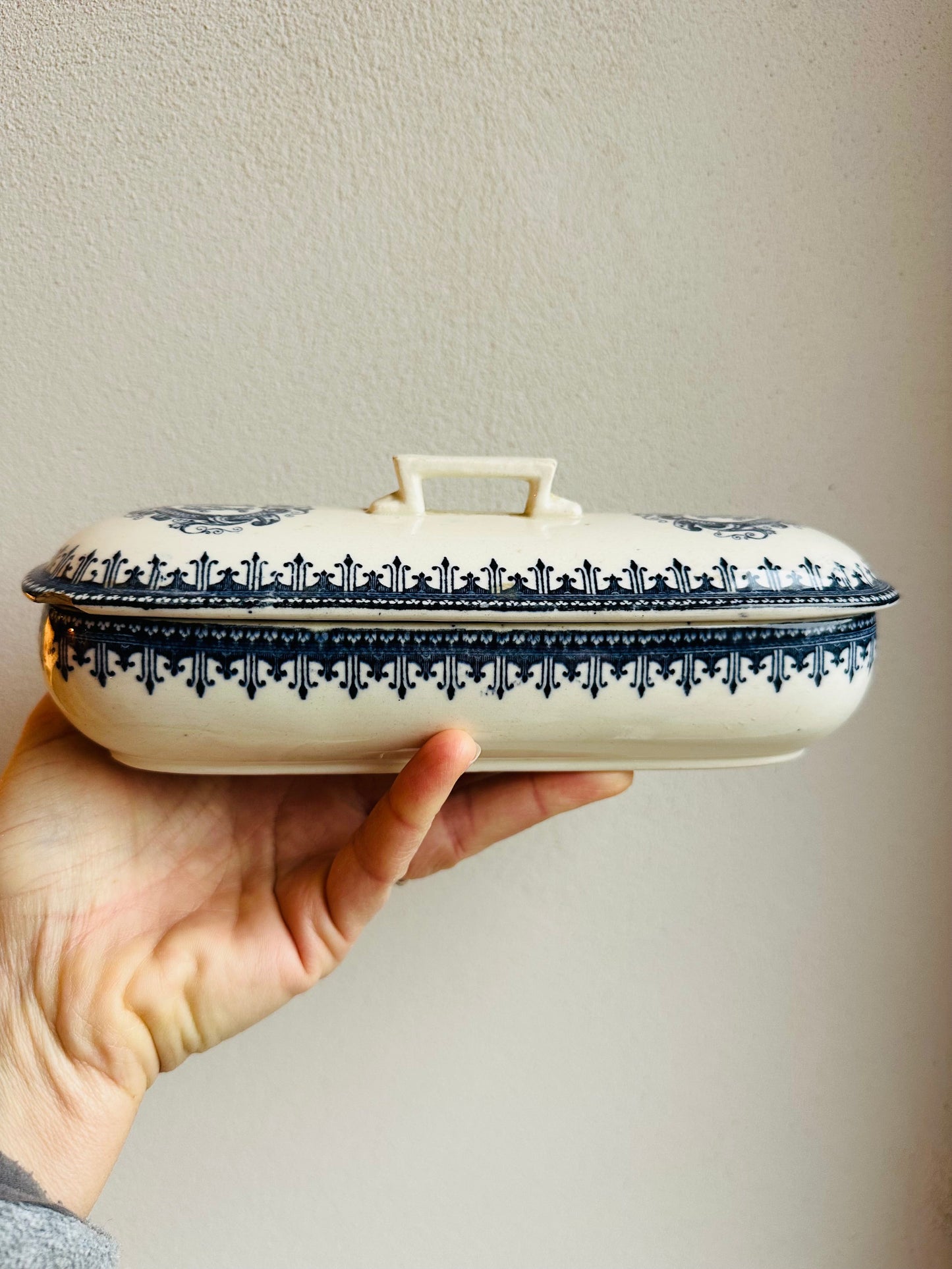 Ensemble de toilettes très ancien terre de fer De Raymonde à Zoé