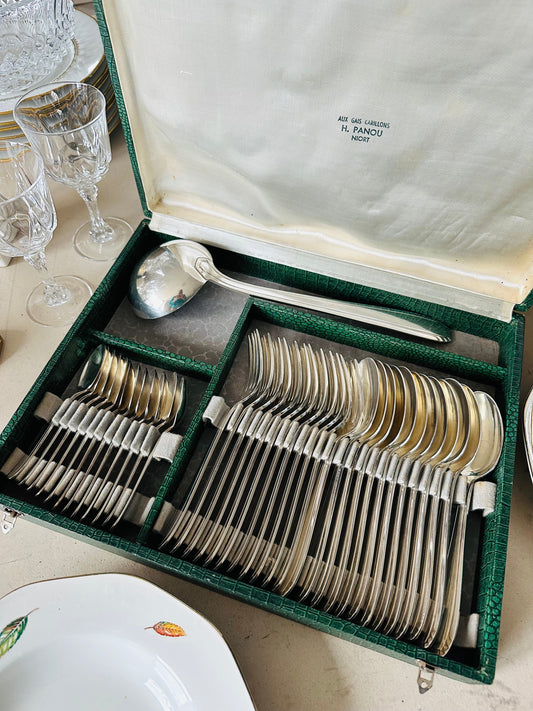 Ménagère complète en métal argenté De Raymonde à Zoé