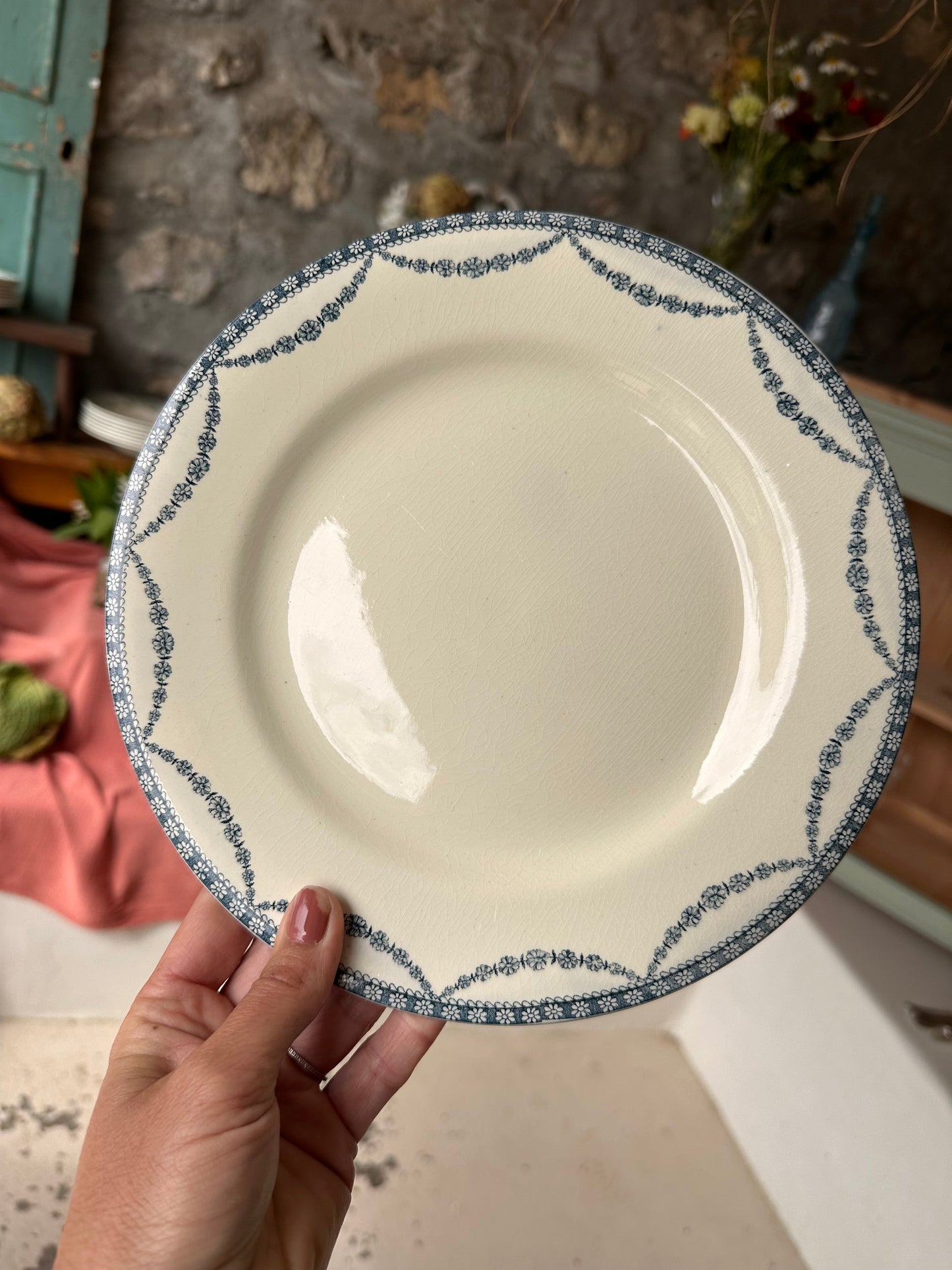 Ensemble de 6 assiettes plates terre de fer De Raymonde à Zoé
