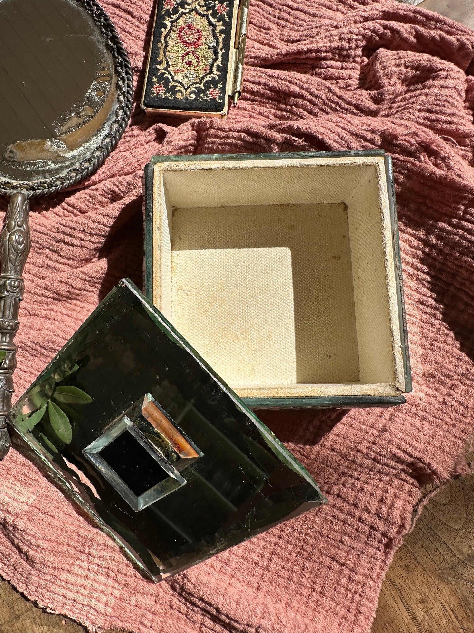 Boite à bijoux miroirs biseautés De Raymonde à Zoé