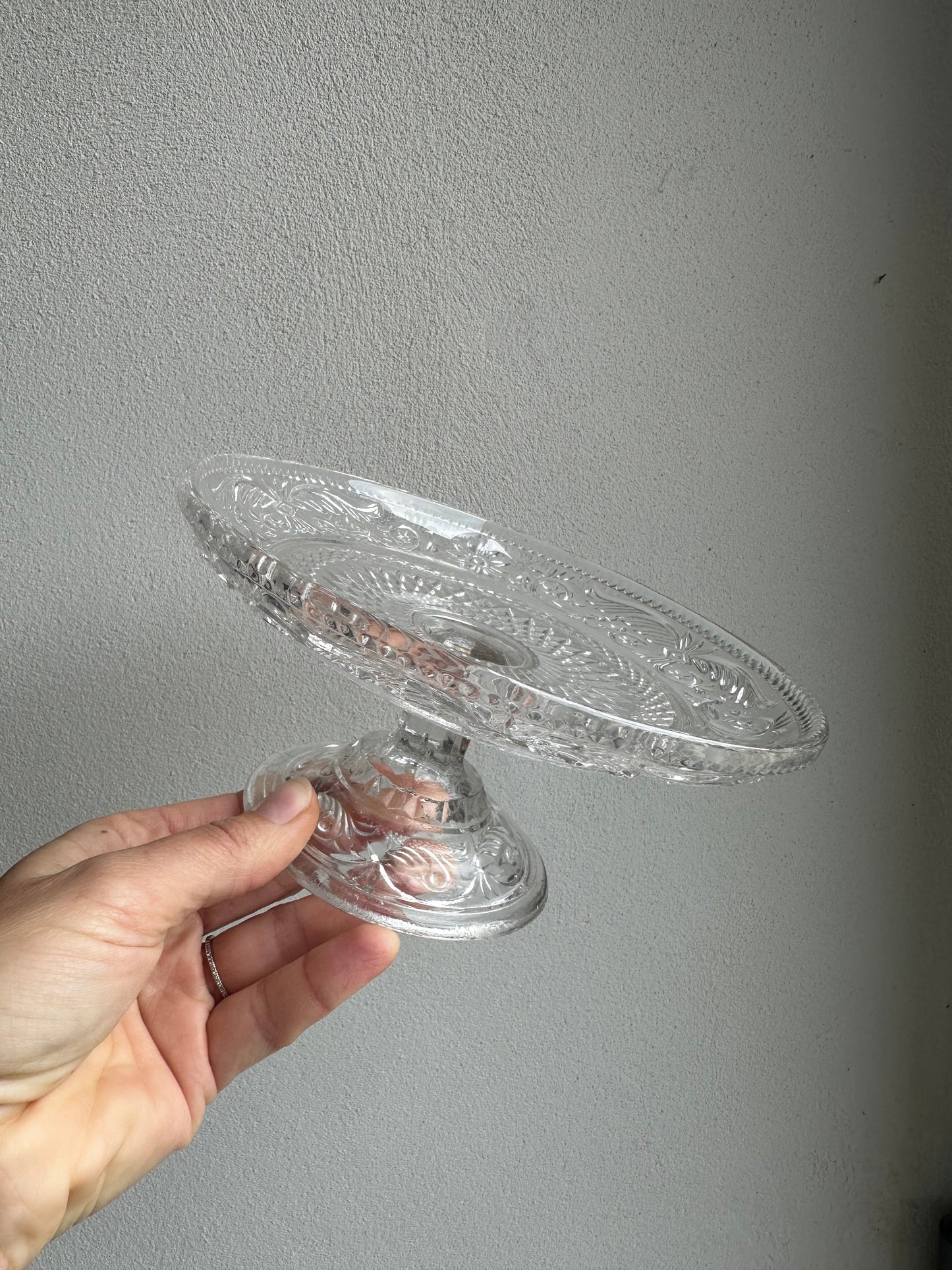 Petit compotier en verre moulé vintage De Raymonde à Zoé