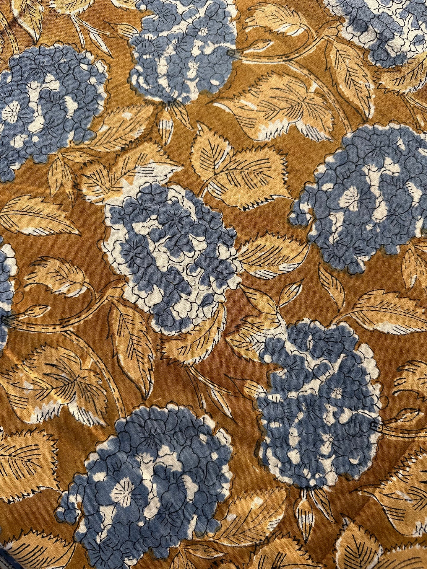 Nappe indienne block print. Modèle "chamakana" moutarde 160x230cm De Raymonde à Zoé