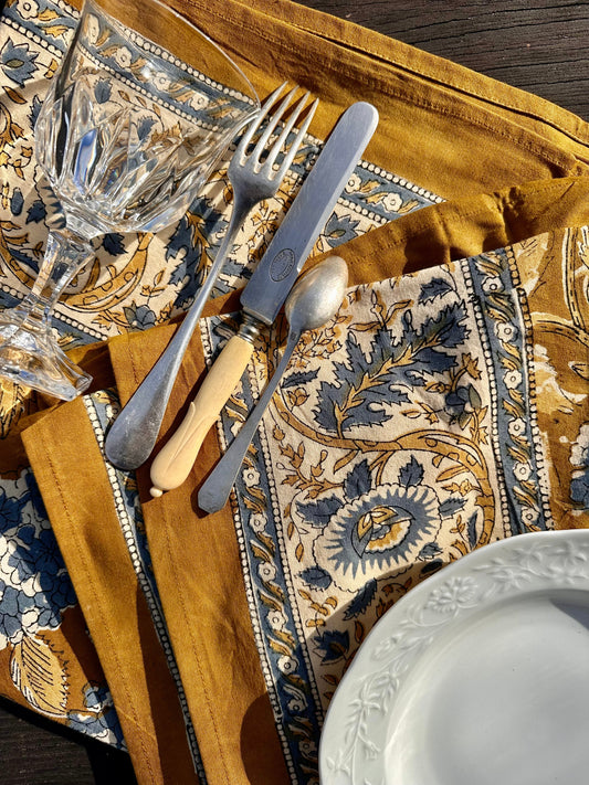 Nappe indienne block print. Modèle "chamakana" moutarde 160x230cm De Raymonde à Zoé