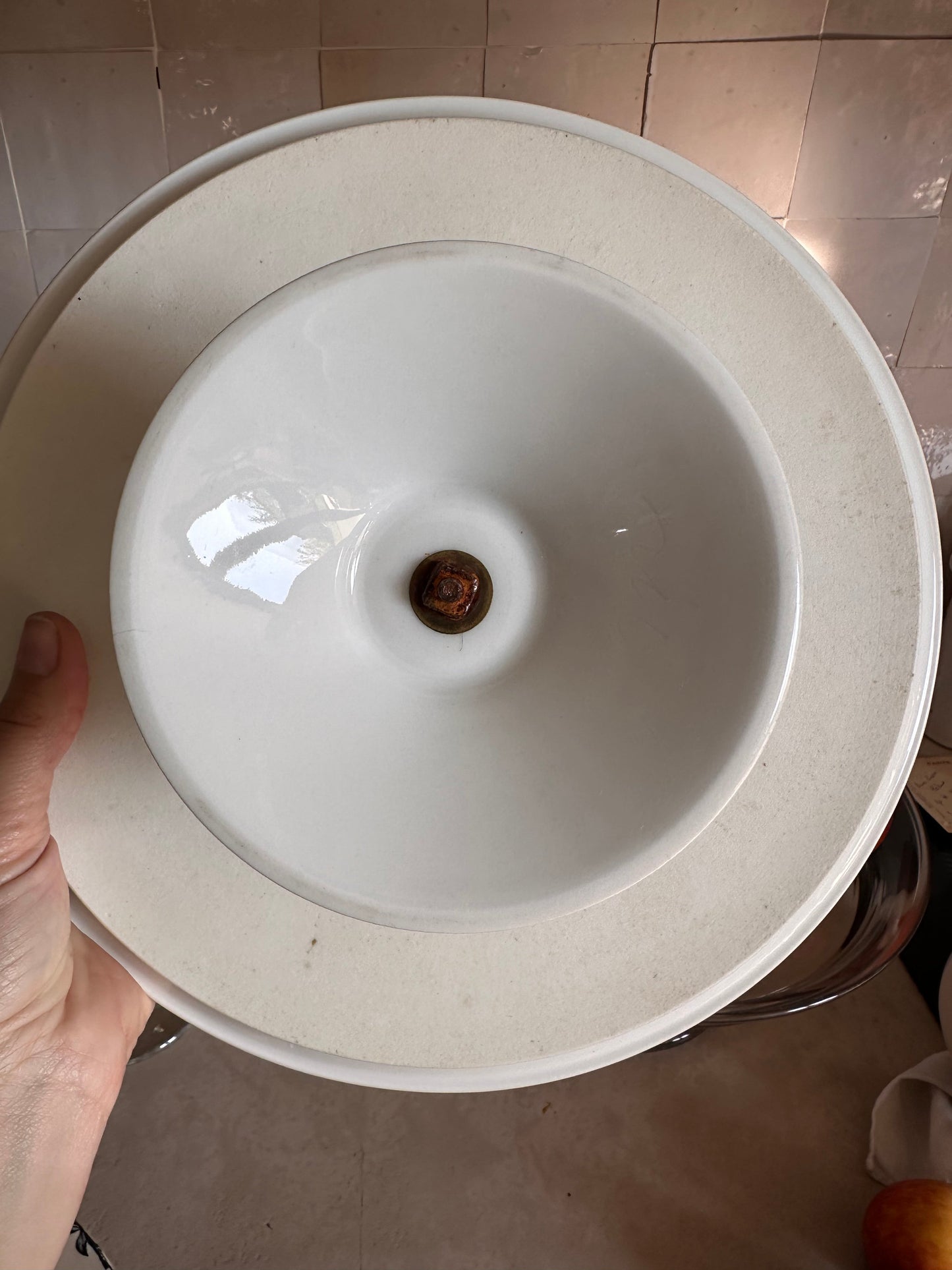 Plat sur pied en porcelaine De Raymonde à Zoé