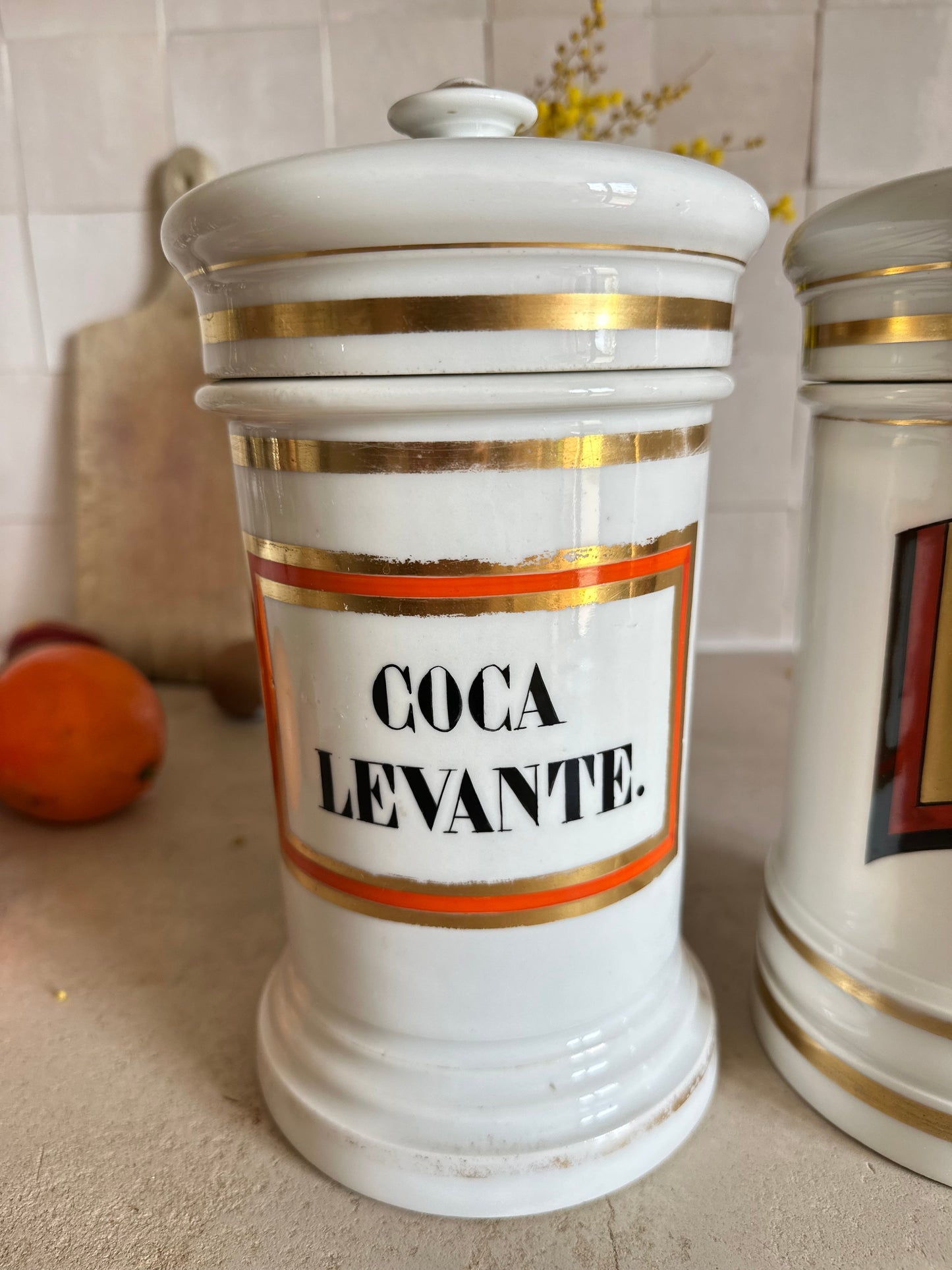 Pots à pharmacie en porcelaine De Raymonde à Zoé