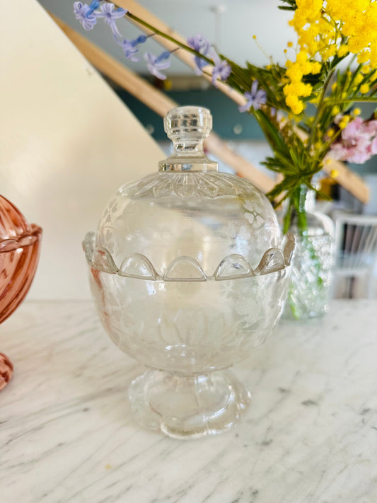 Sucrier ou boîte à bijoux en verre moulé. De Raymonde à Zoé
