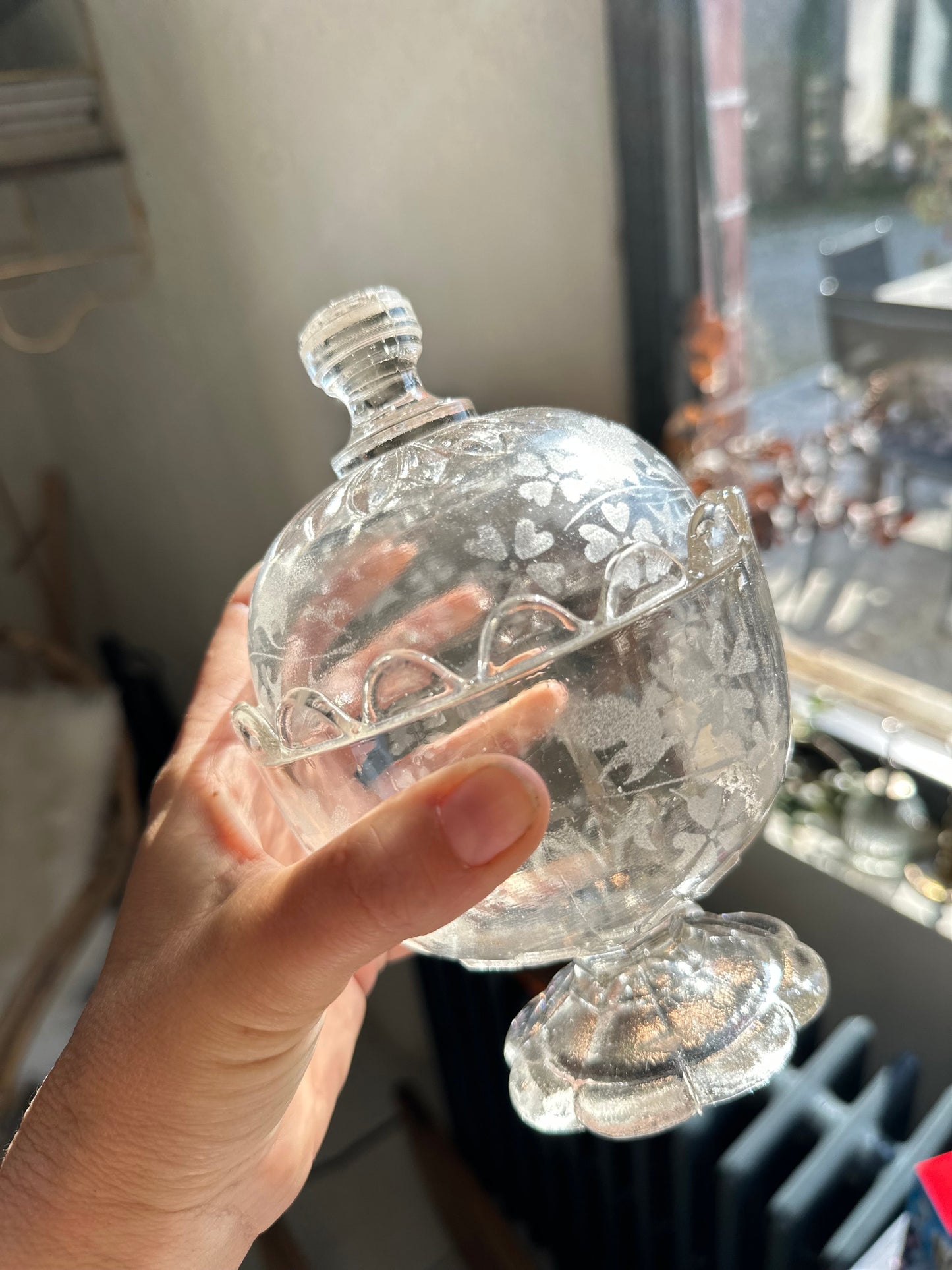 Sucrier ou boîte à bijoux en verre moulé. De Raymonde à Zoé