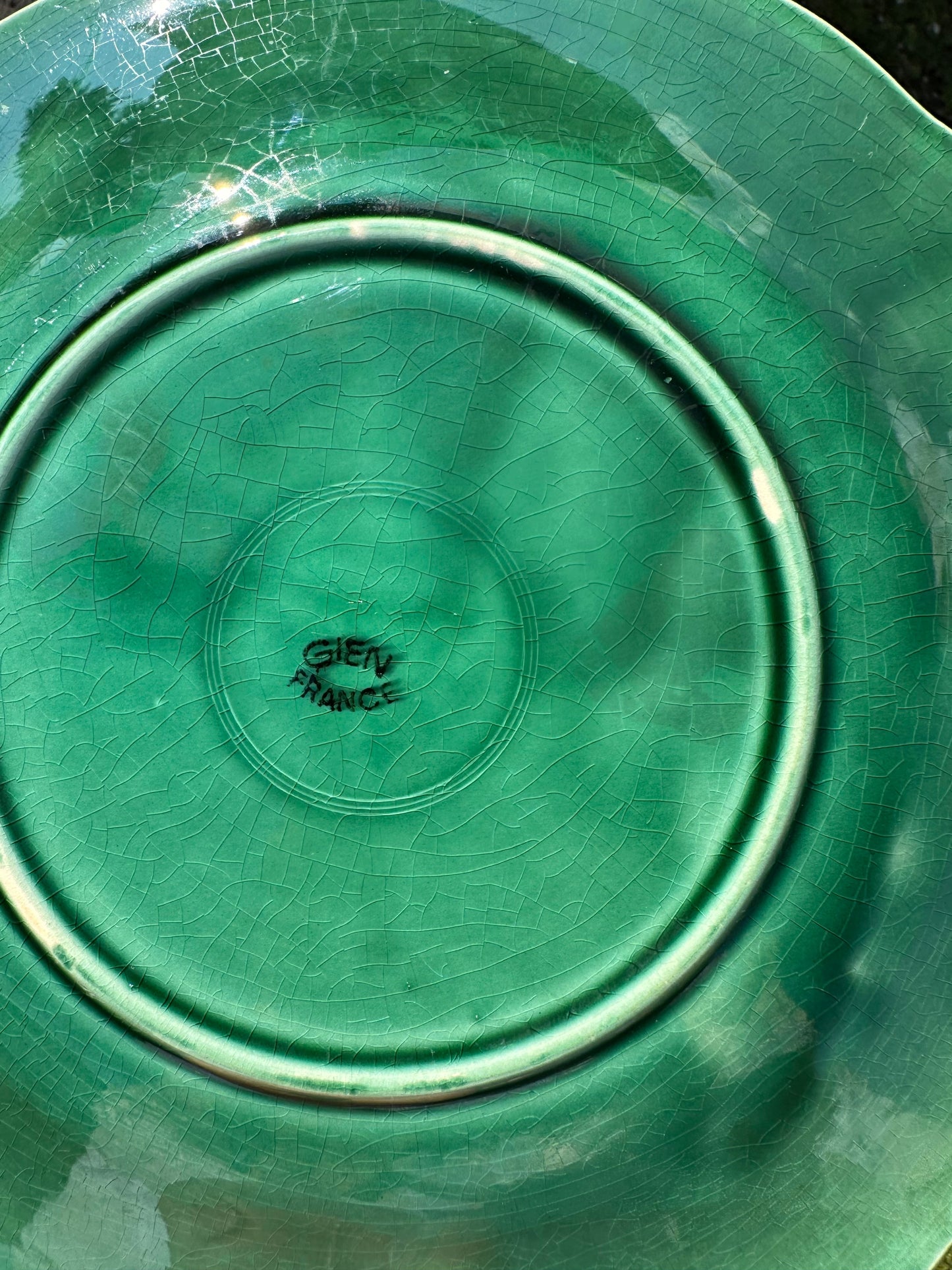 3 assiettes à dessert en barbotine feuille de vignes gien De Raymonde à Zoé