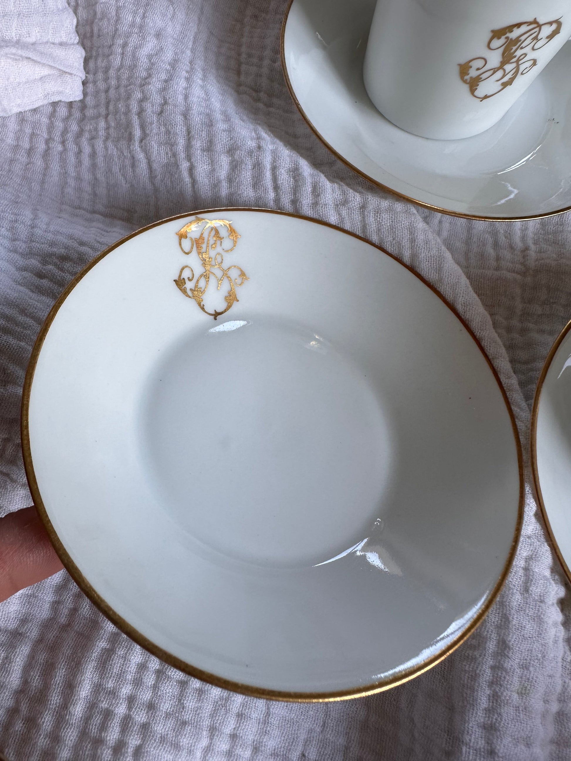 Ensemble de 6 tasses et 6 soucoupes assorties en porcelaine De Raymonde à Zoé