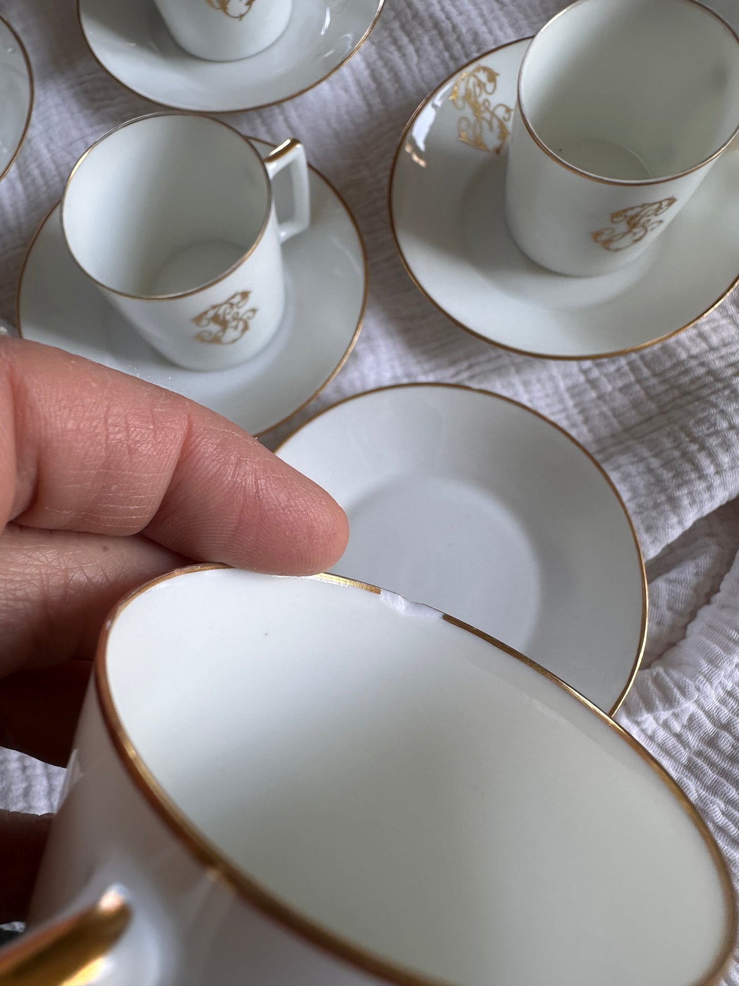 Ensemble de 6 tasses et 6 soucoupes assorties en porcelaine De Raymonde à Zoé