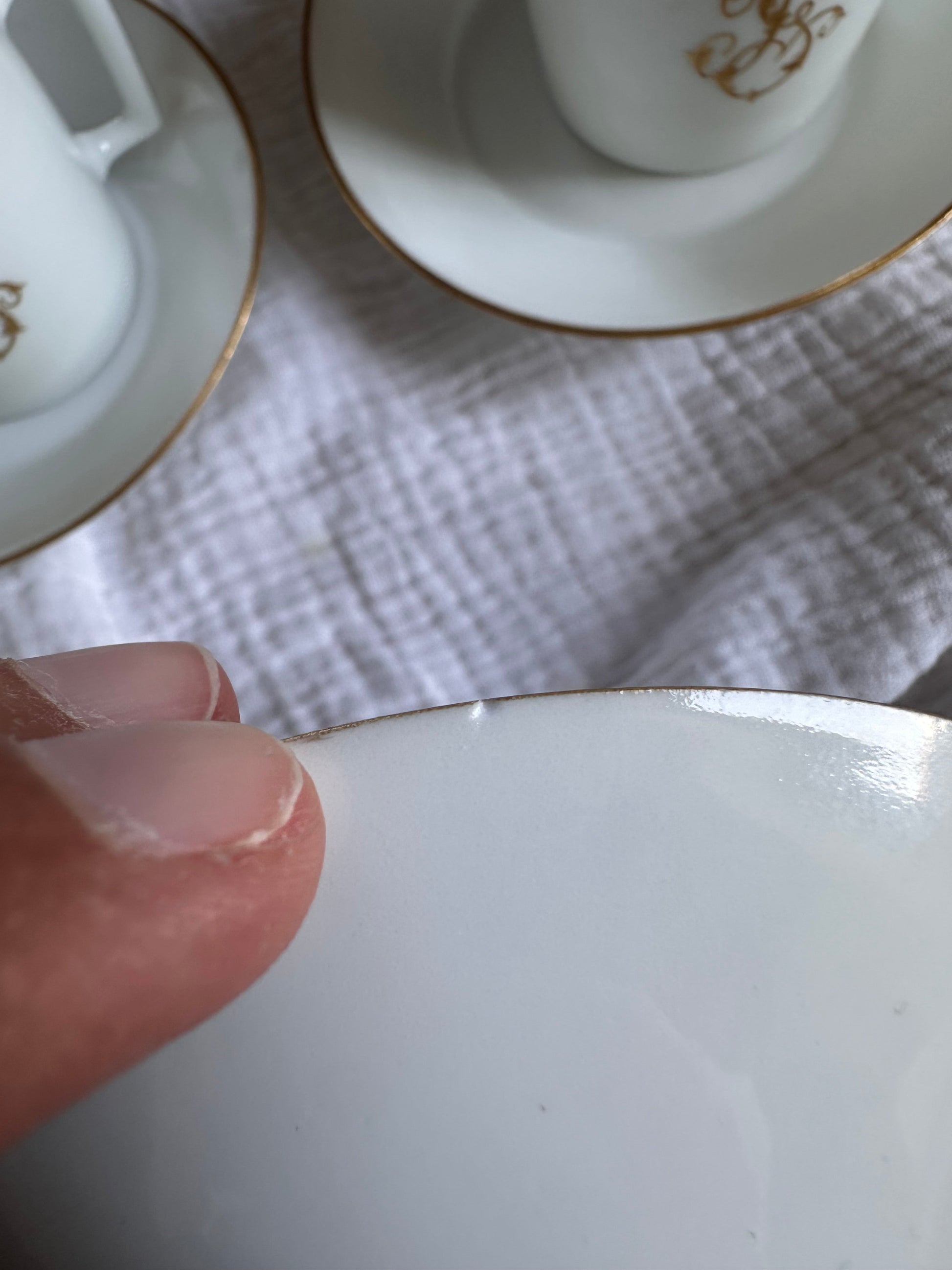 Ensemble de 6 tasses et 6 soucoupes assorties en porcelaine De Raymonde à Zoé