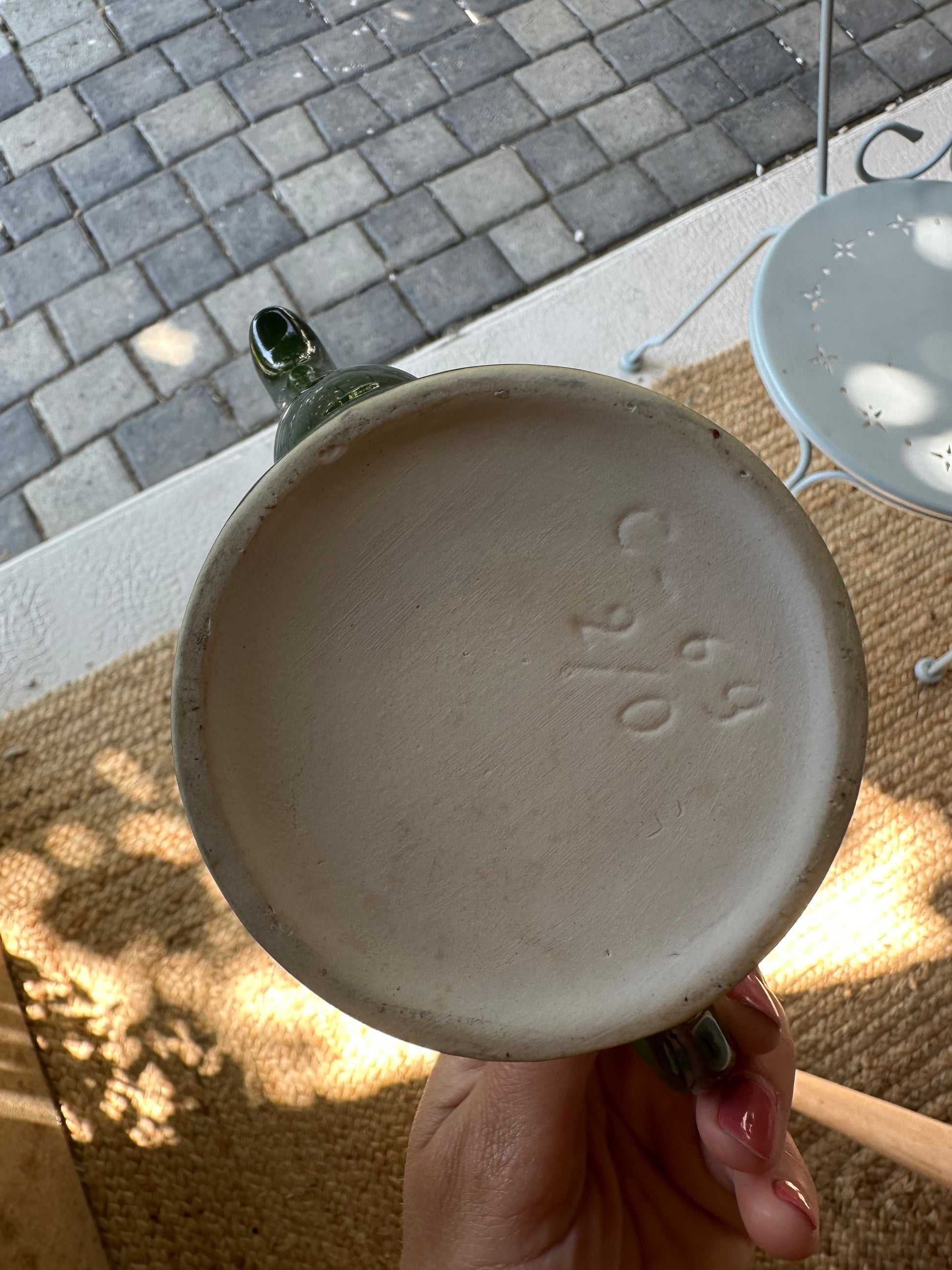 Petite théière vintage en faïence verte De Raymonde à Zoé