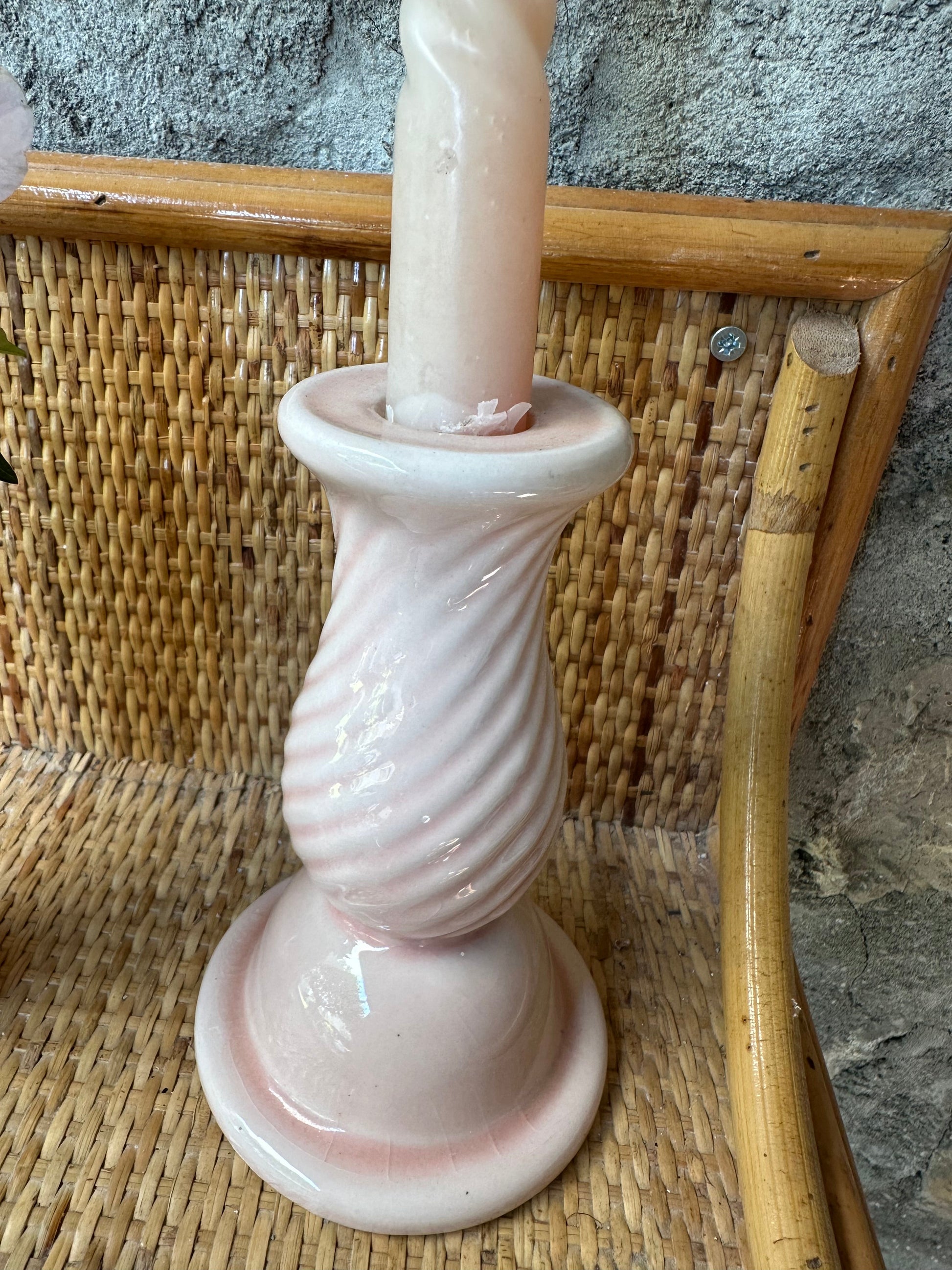 Bougeoir torsadé en céramique rose De Raymonde à Zoé