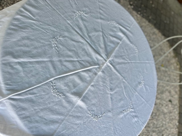 Nappe festonnée en coton De Raymonde à Zoé