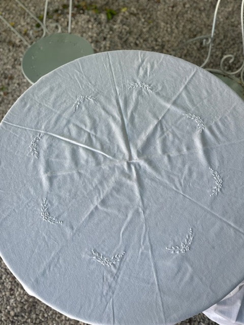 Nappe festonnée en coton De Raymonde à Zoé