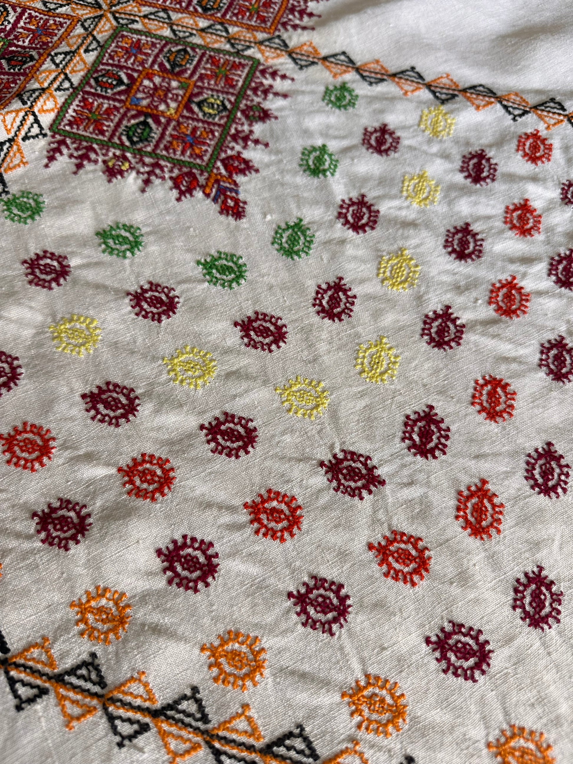Nappes et 12 serviettes en broderie marocaine De Raymonde à Zoé