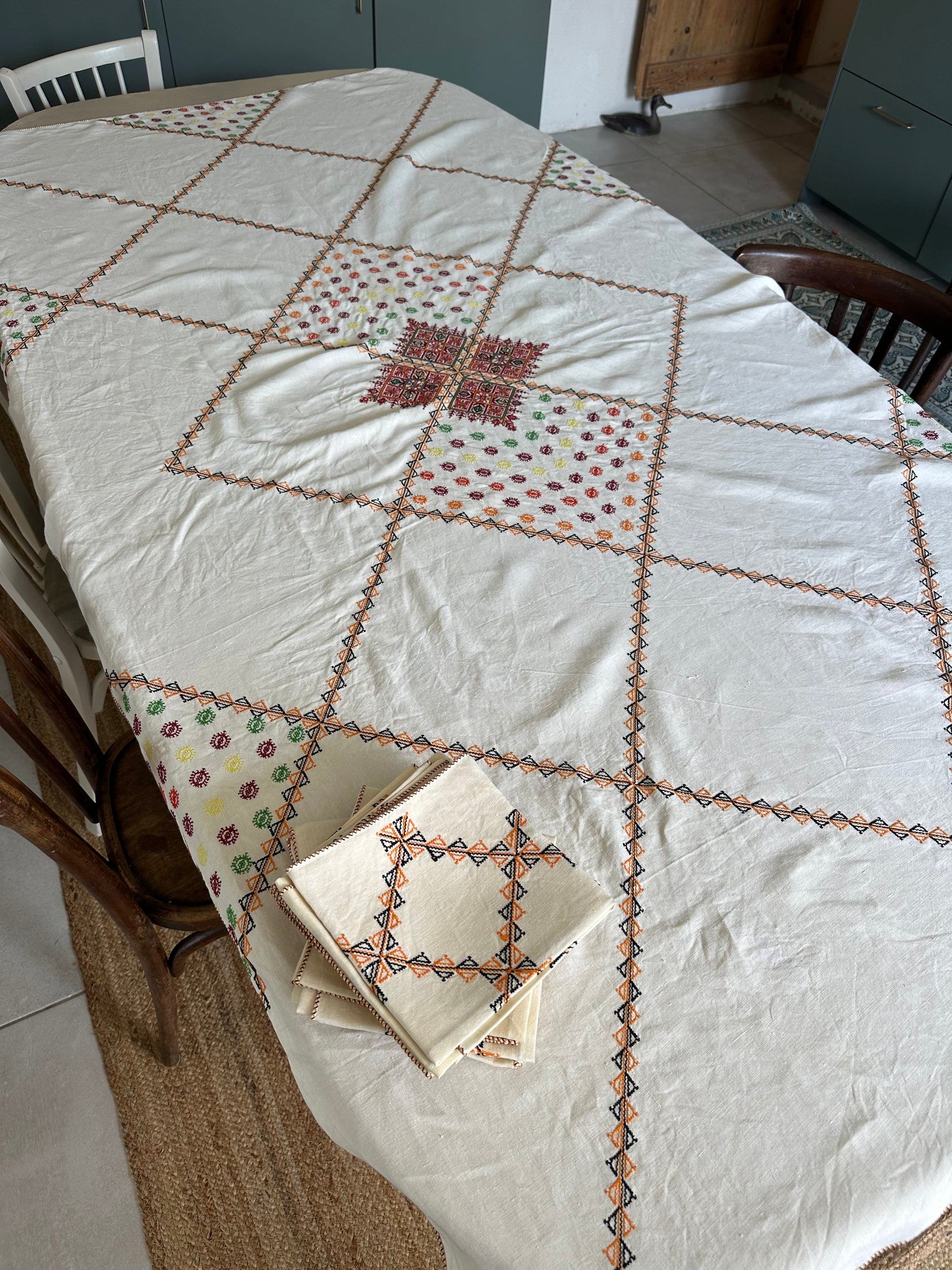 Nappes et 12 serviettes en broderie marocaine De Raymonde à Zoé