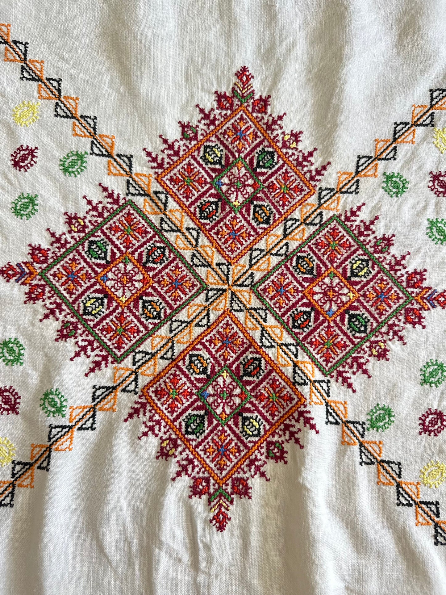 Nappes et 12 serviettes en broderie marocaine De Raymonde à Zoé
