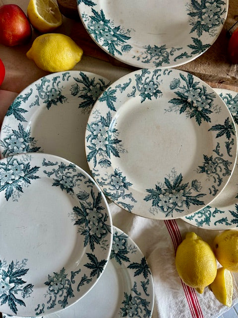 Ensemble de 6 assiettes plates en terre de fer De Raymonde à Zoé