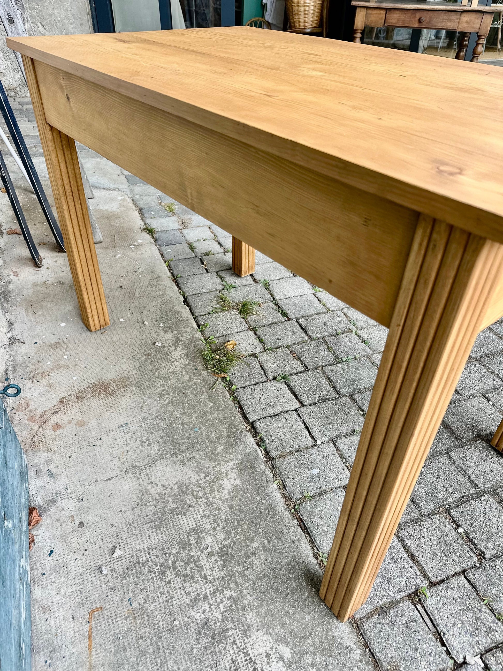 Table En Bois massif vintage De Raymonde à Zoé