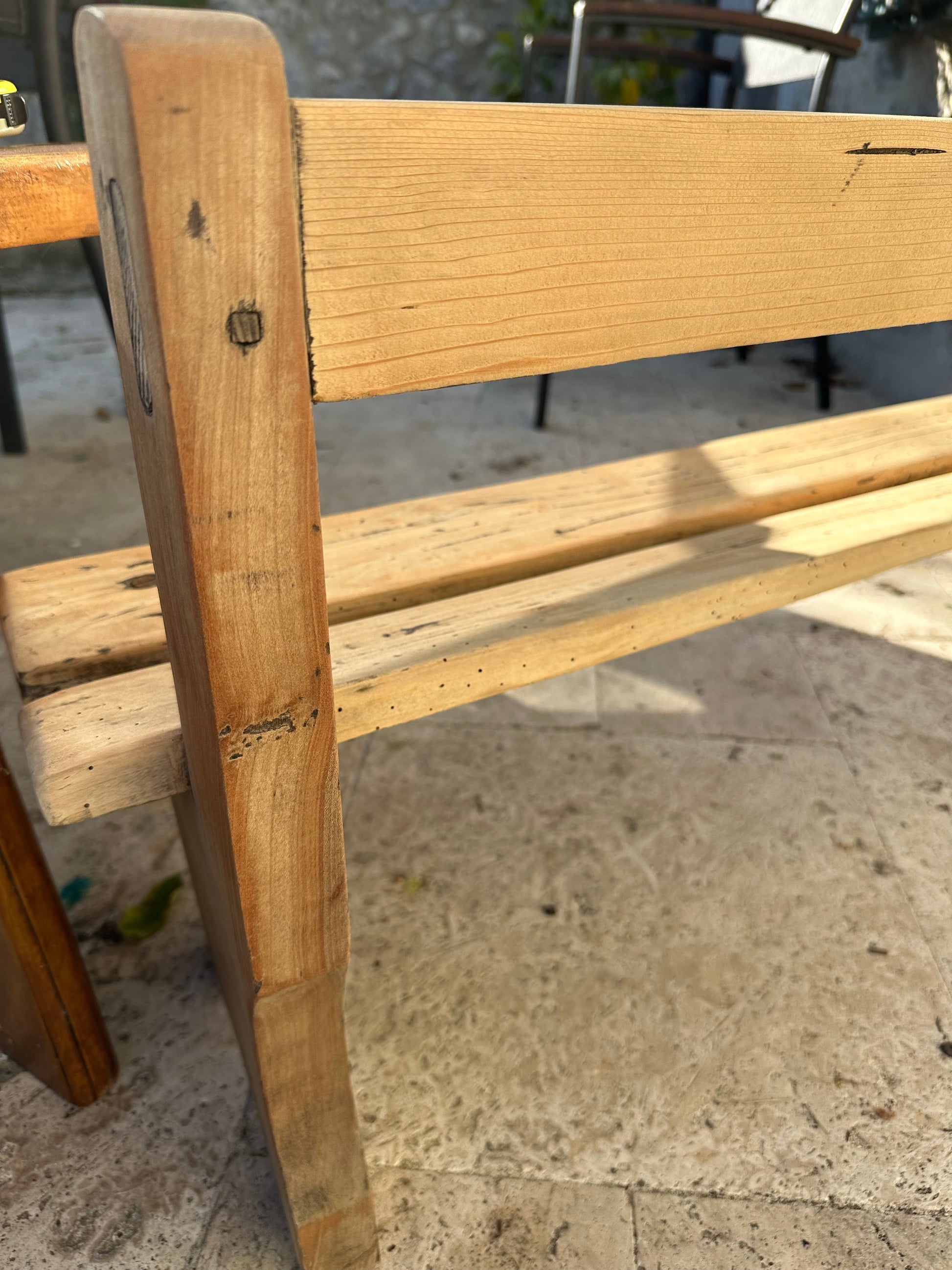 Banc ancien pour enfant De Raymonde à Zoé