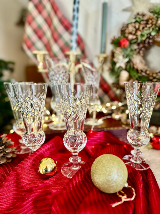 7 flûtes à champagne en cristal taillé De Raymonde à Zoé