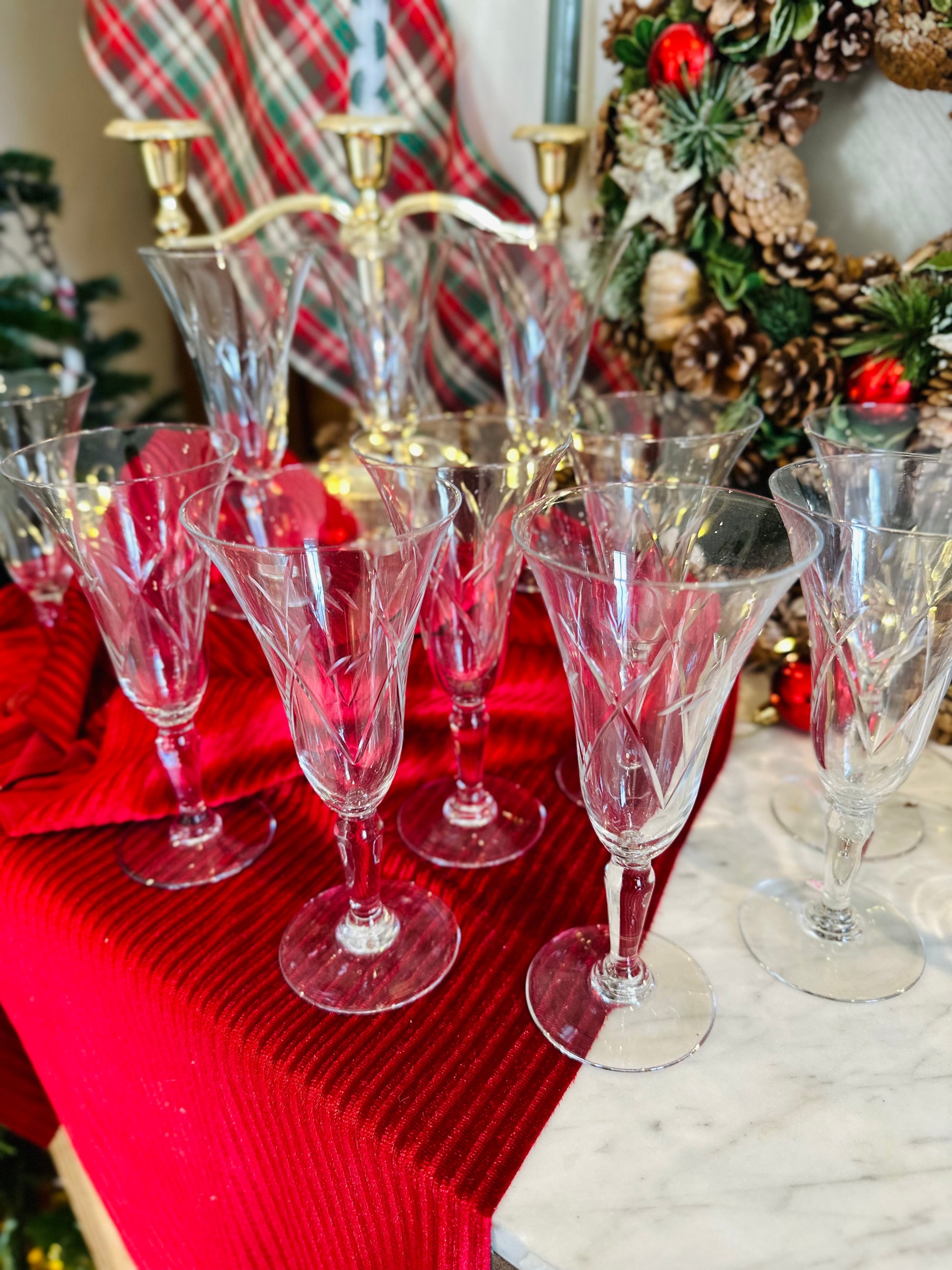 10 flûtes à champagne en verre ciselé De Raymonde à Zoé